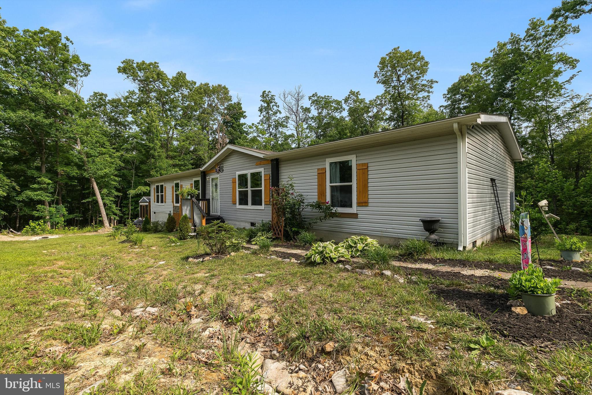 2749 E LEE HIGHWAY