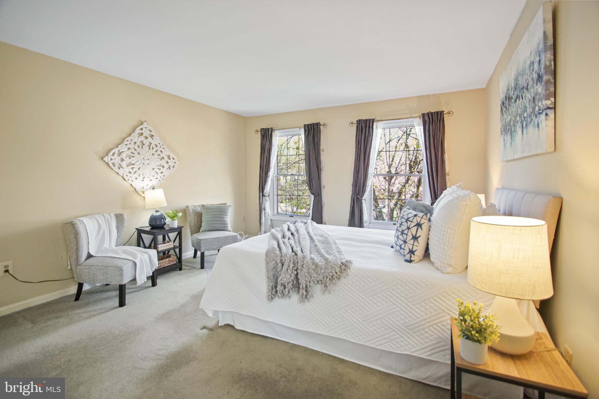 DUMONT OAKS - Residential