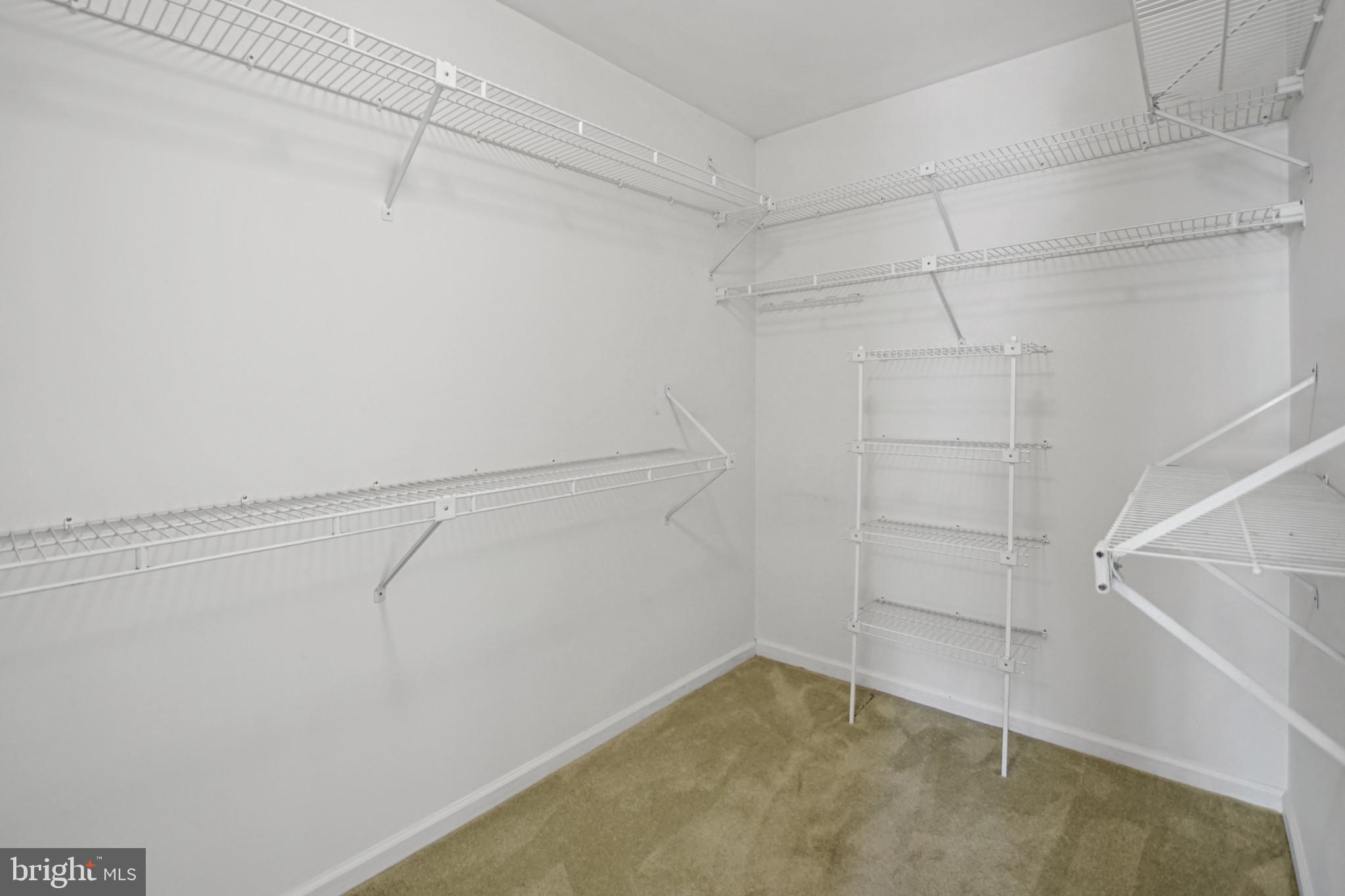 DUMONT OAKS - Residential