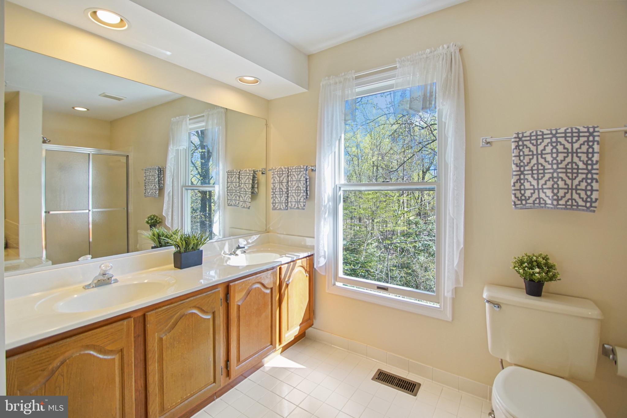 DUMONT OAKS - Residential