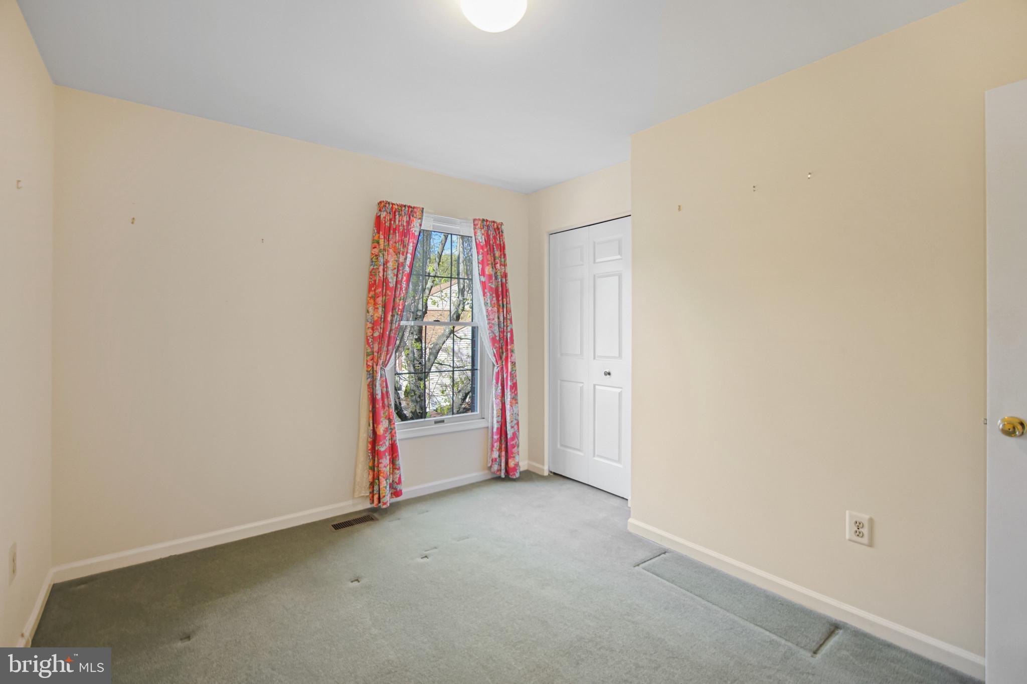 DUMONT OAKS - Residential