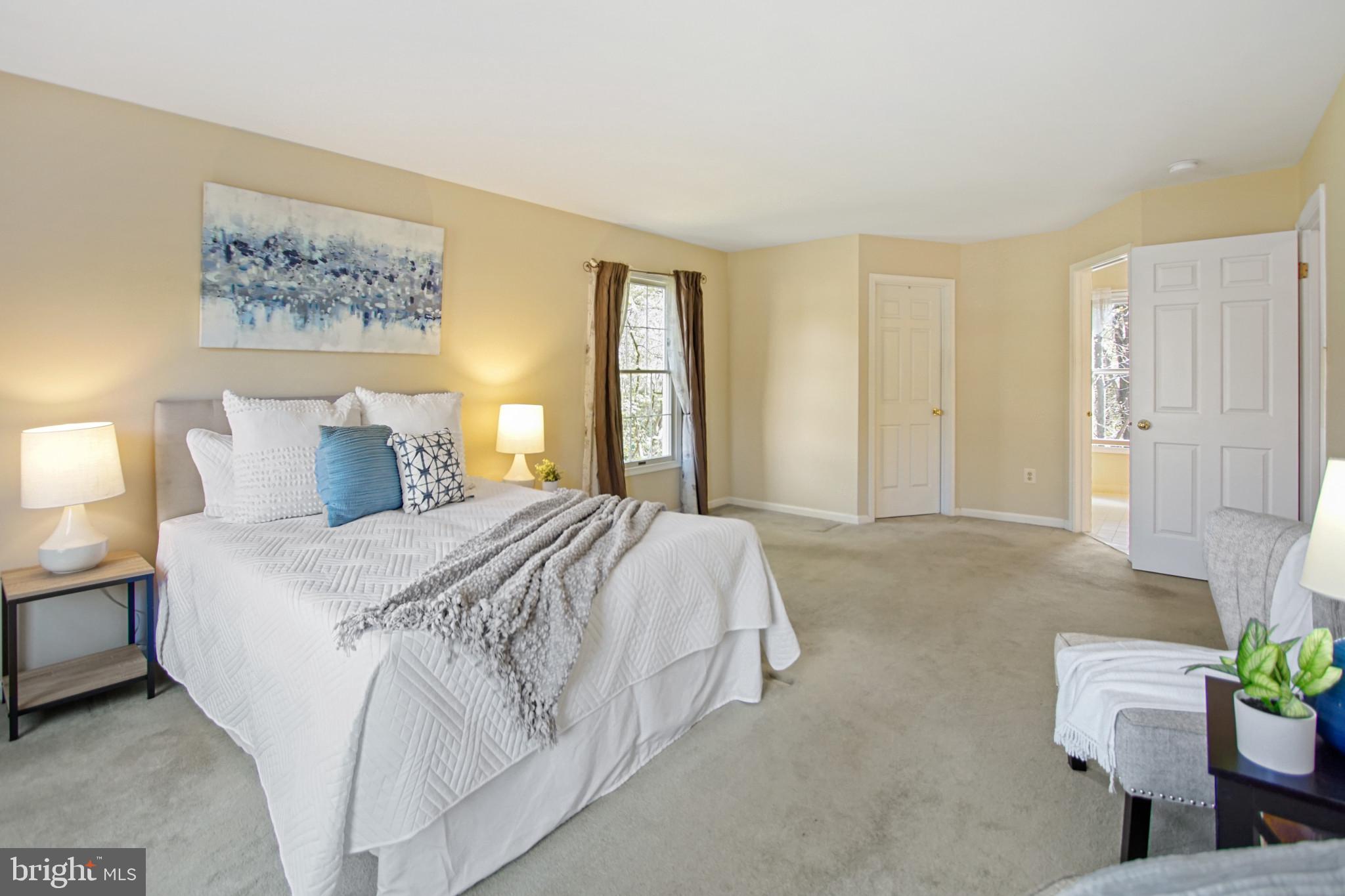 DUMONT OAKS - Residential