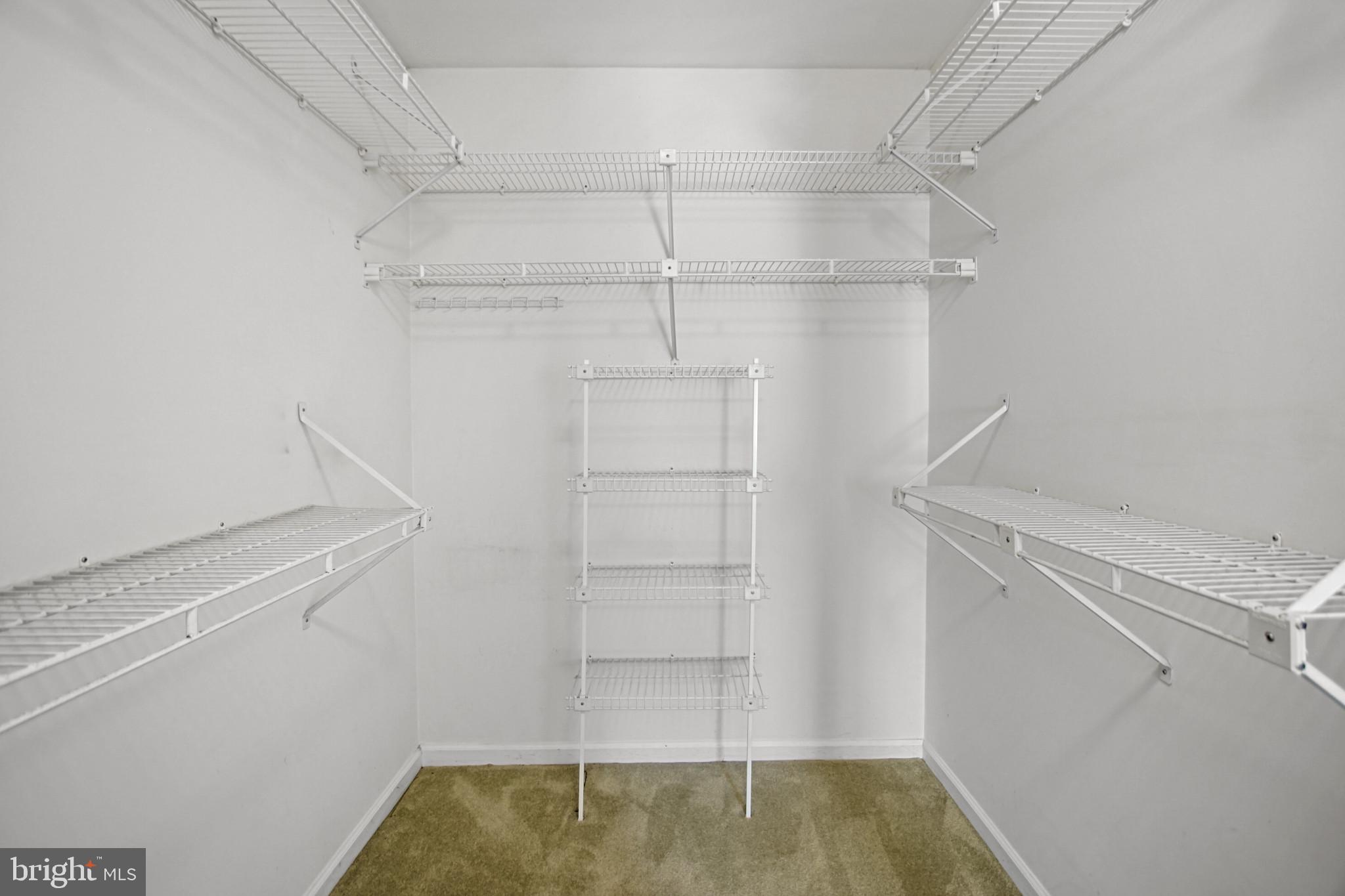 DUMONT OAKS - Residential