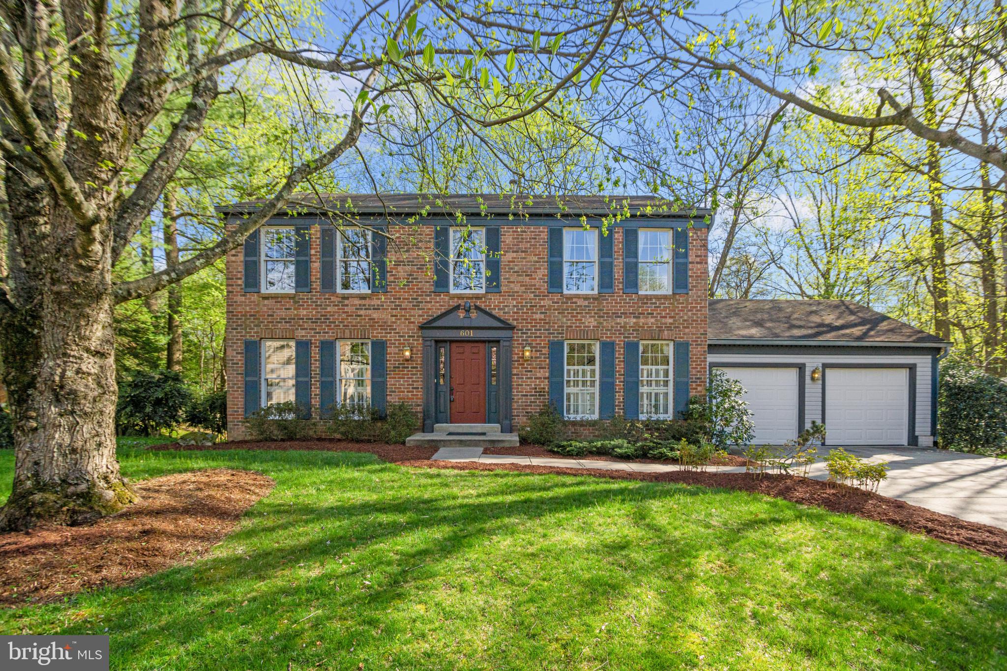 DUMONT OAKS - Residential