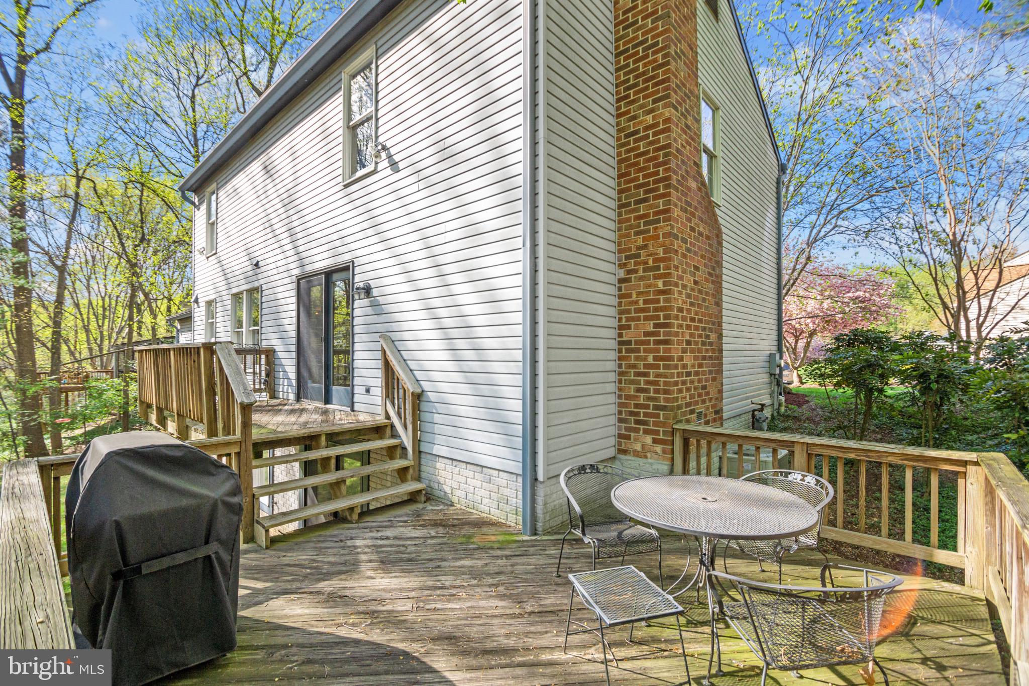 DUMONT OAKS - Residential