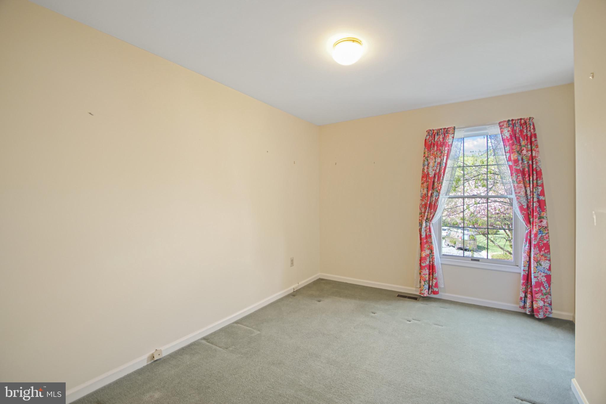 DUMONT OAKS - Residential