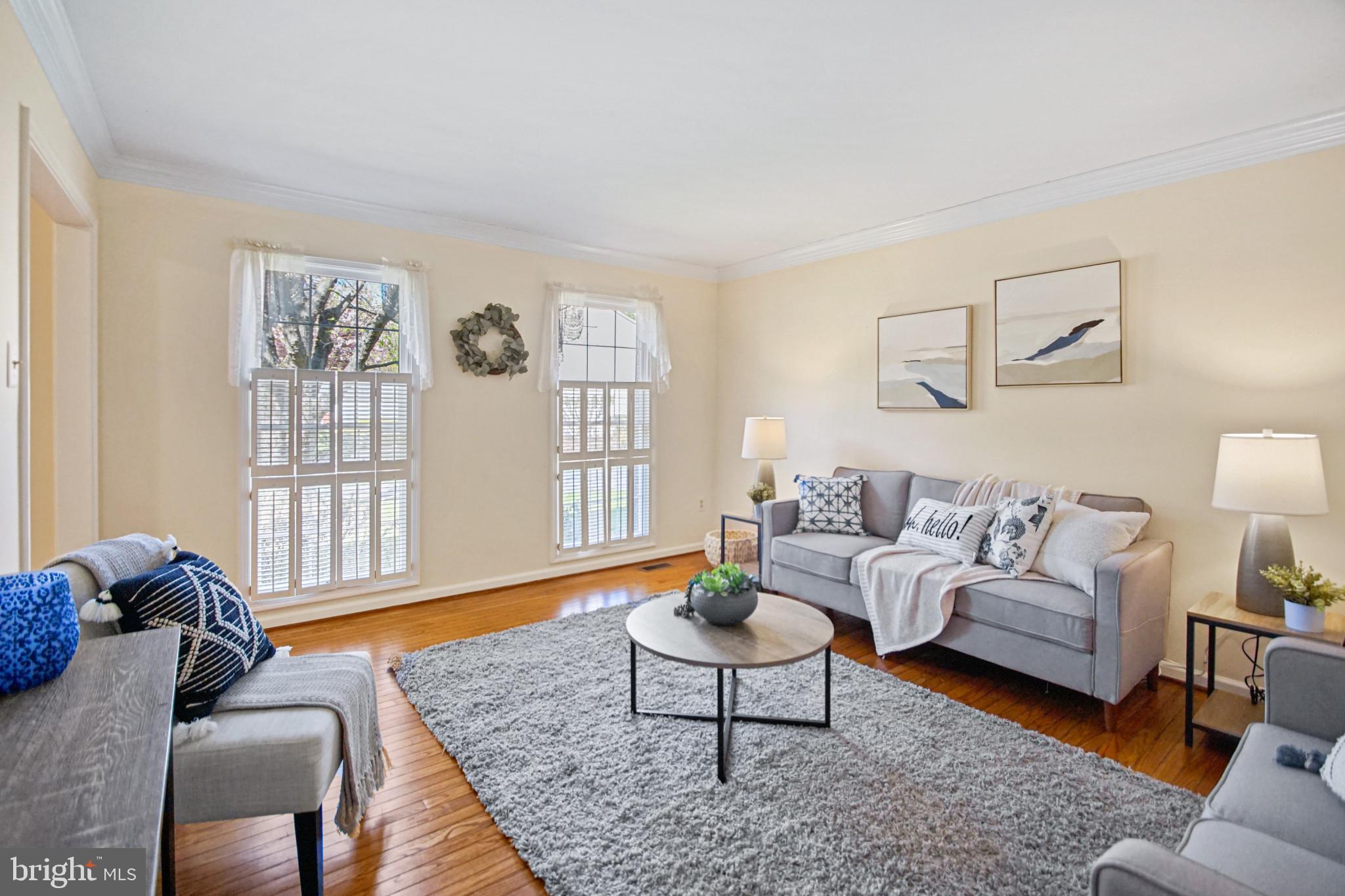 DUMONT OAKS - Residential