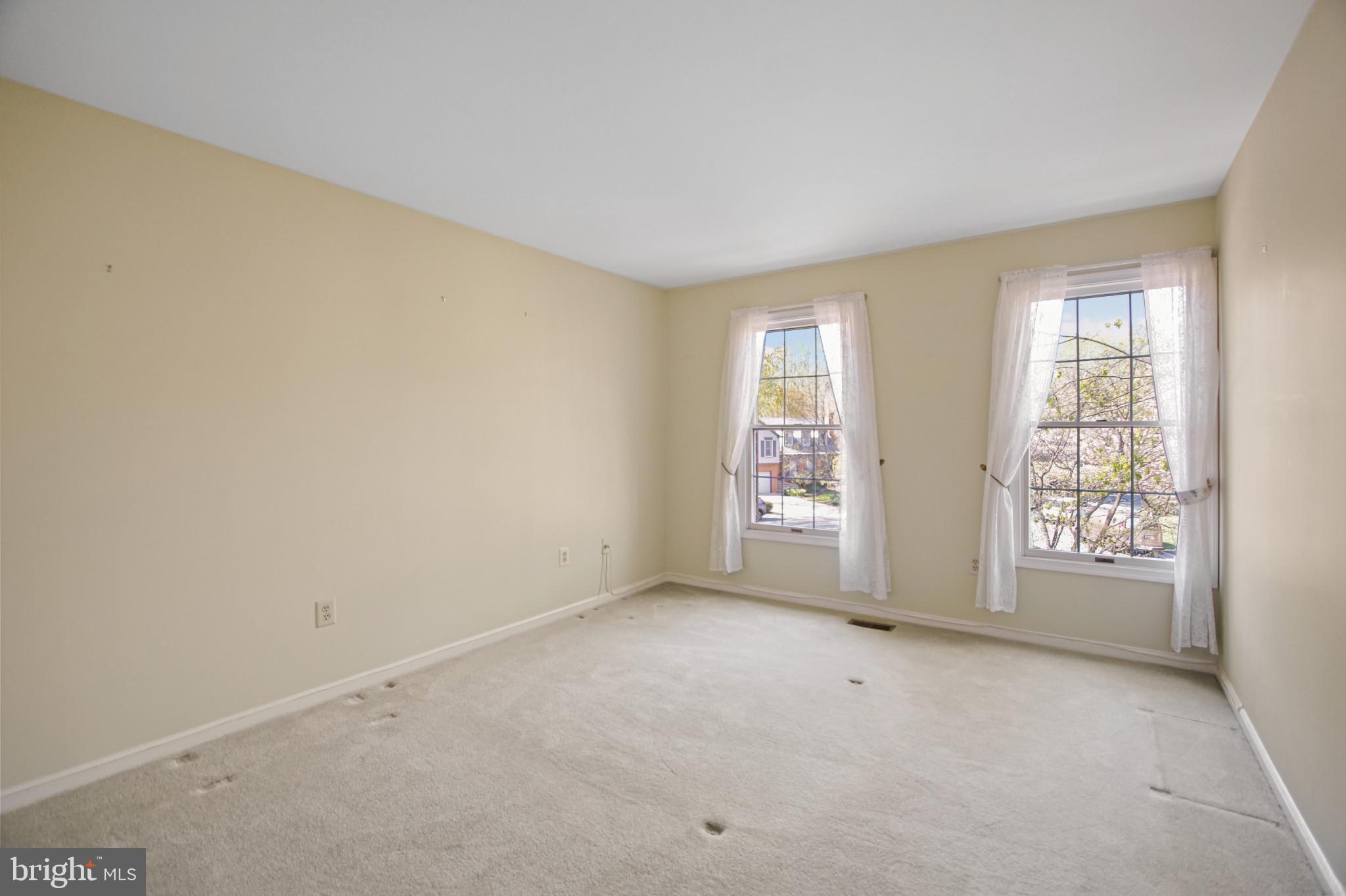 DUMONT OAKS - Residential