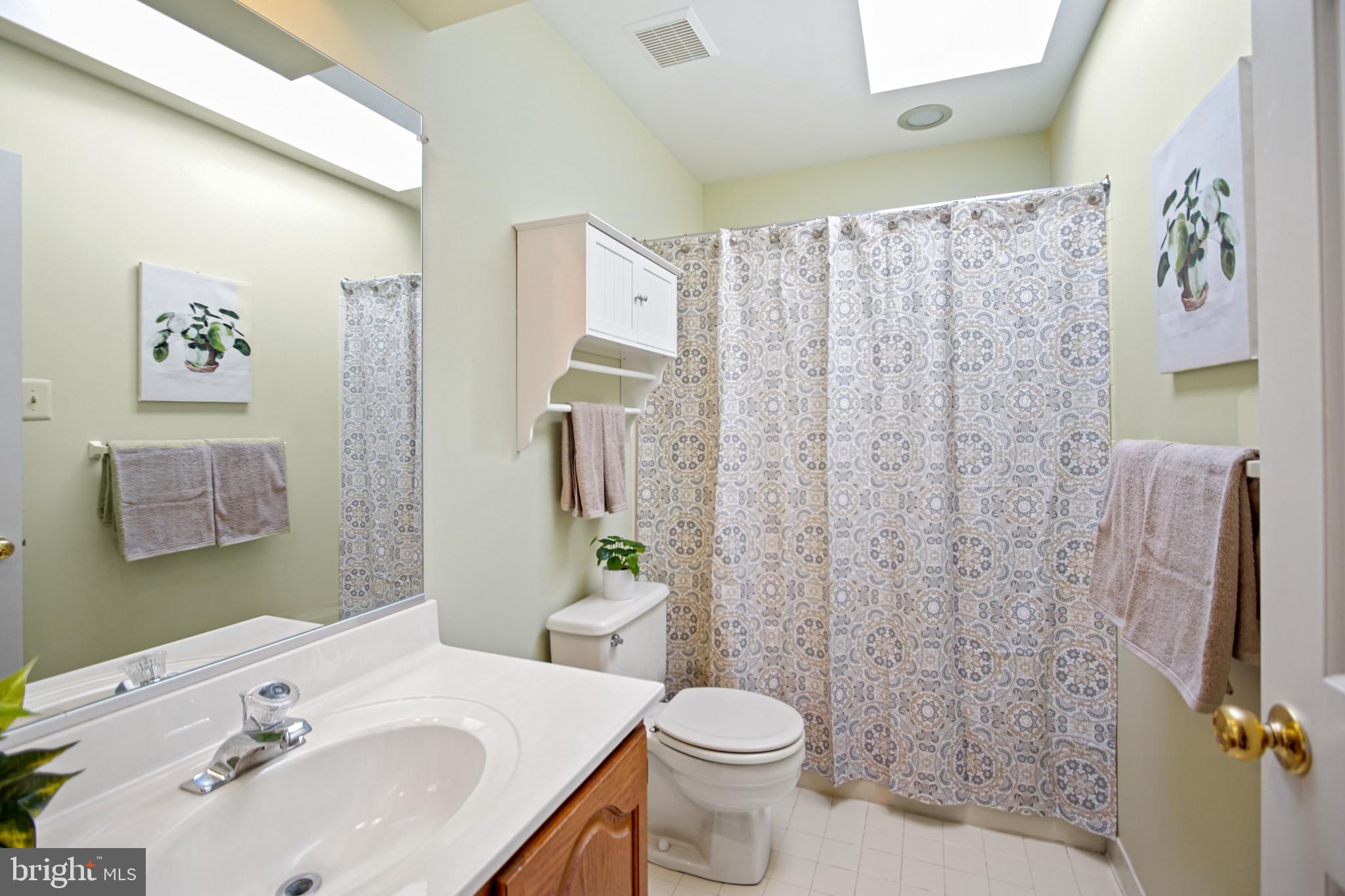 DUMONT OAKS - Residential