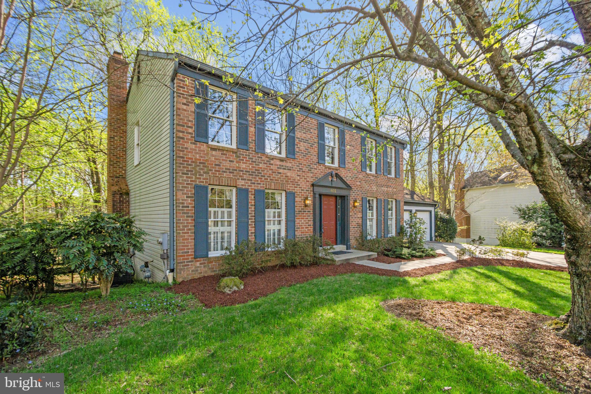 DUMONT OAKS - Residential