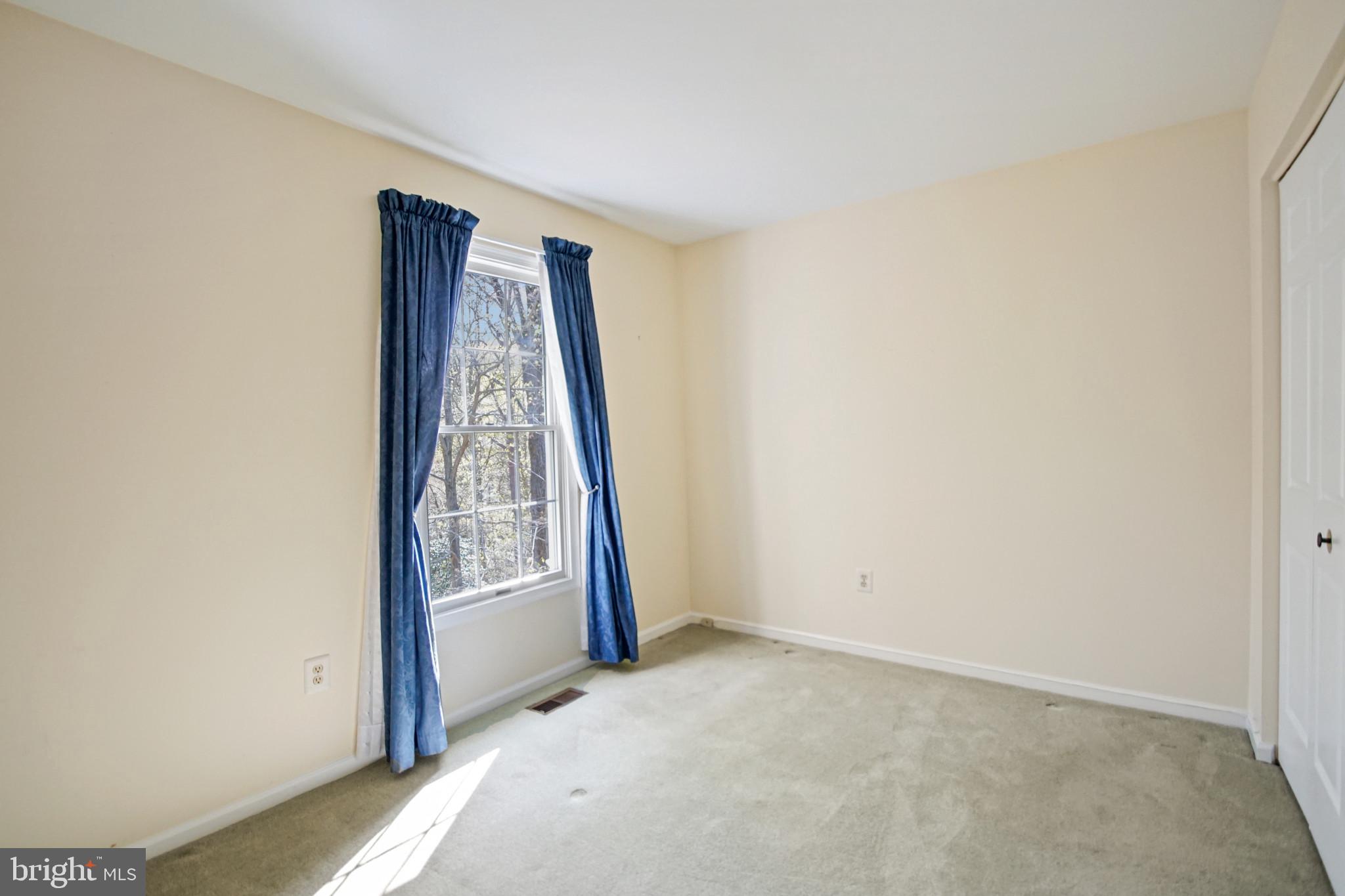 DUMONT OAKS - Residential