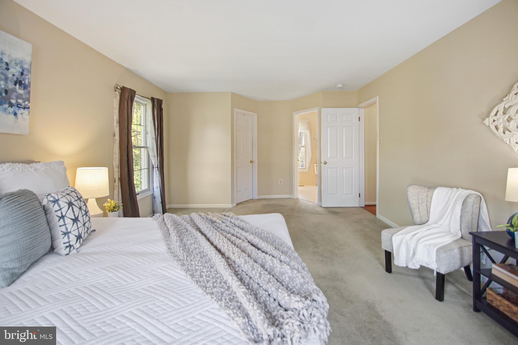 DUMONT OAKS - Residential