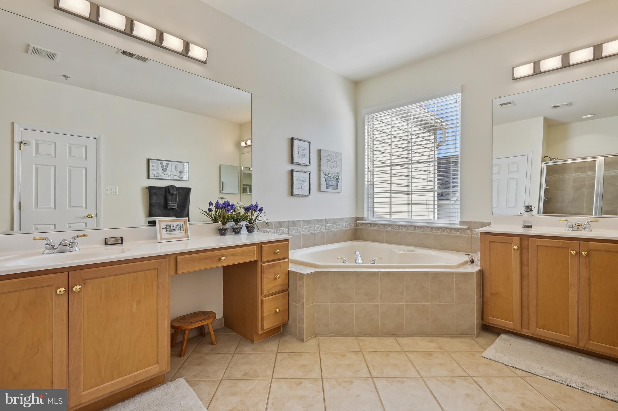 SOUTH RIVER COLONY - Residential