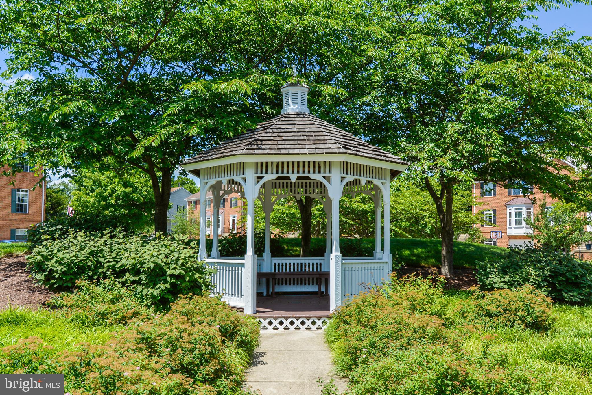 SOUTH RIVER COLONY - Residential