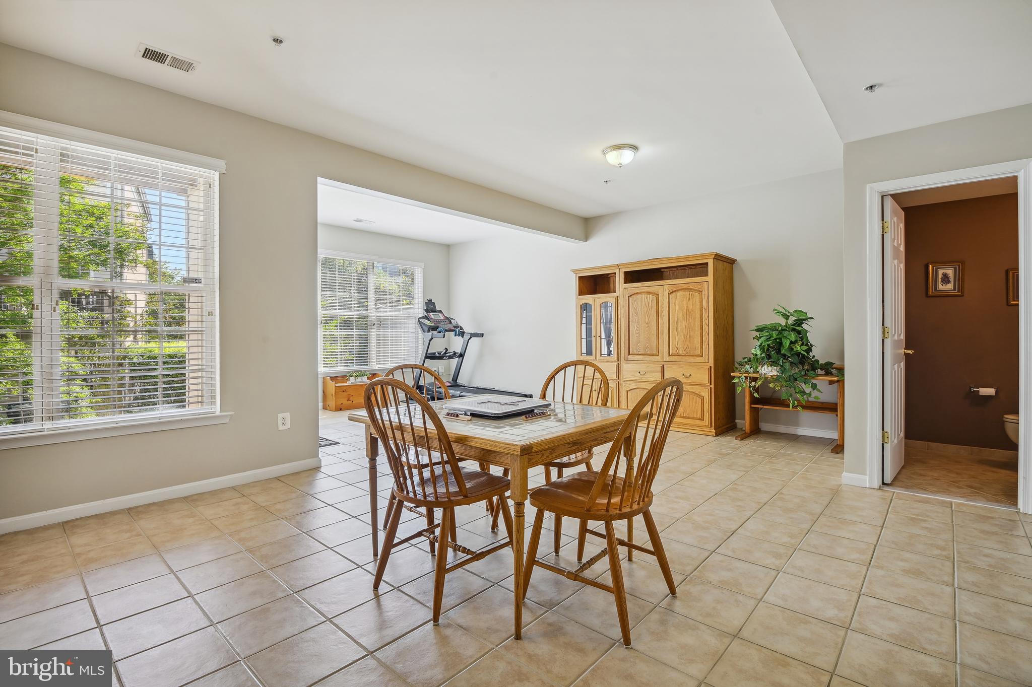 SOUTH RIVER COLONY - Residential