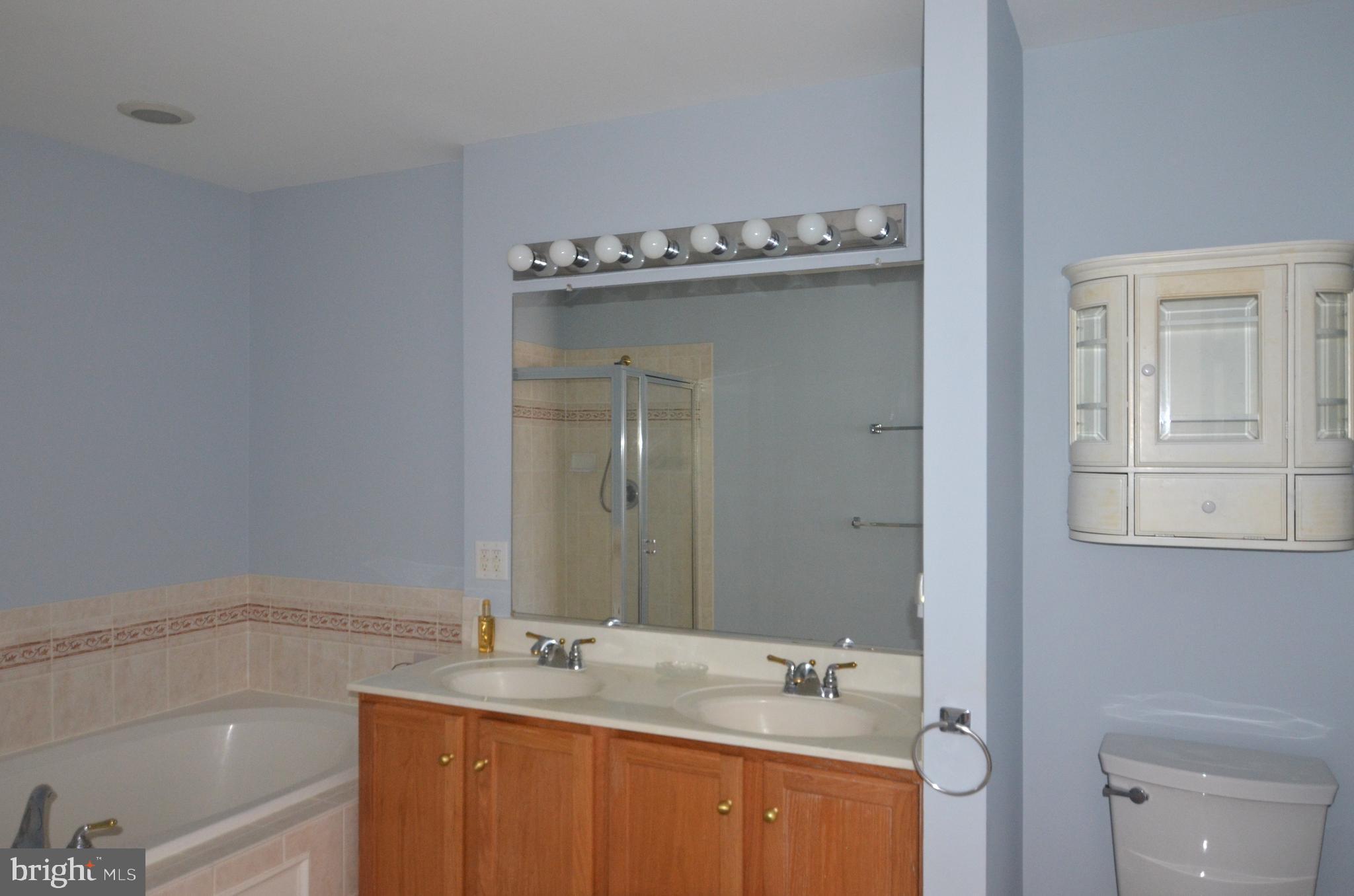 LAKELANDS - Residential