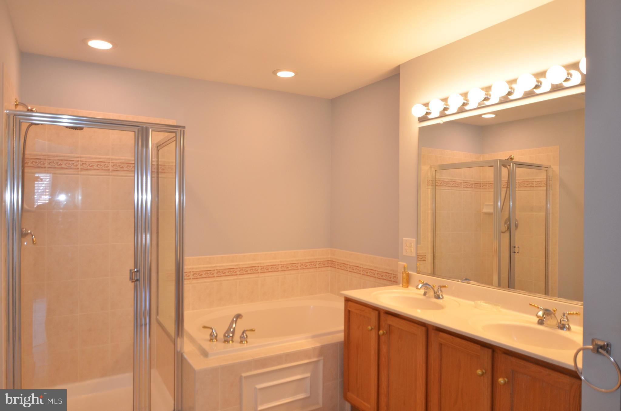 LAKELANDS - Residential