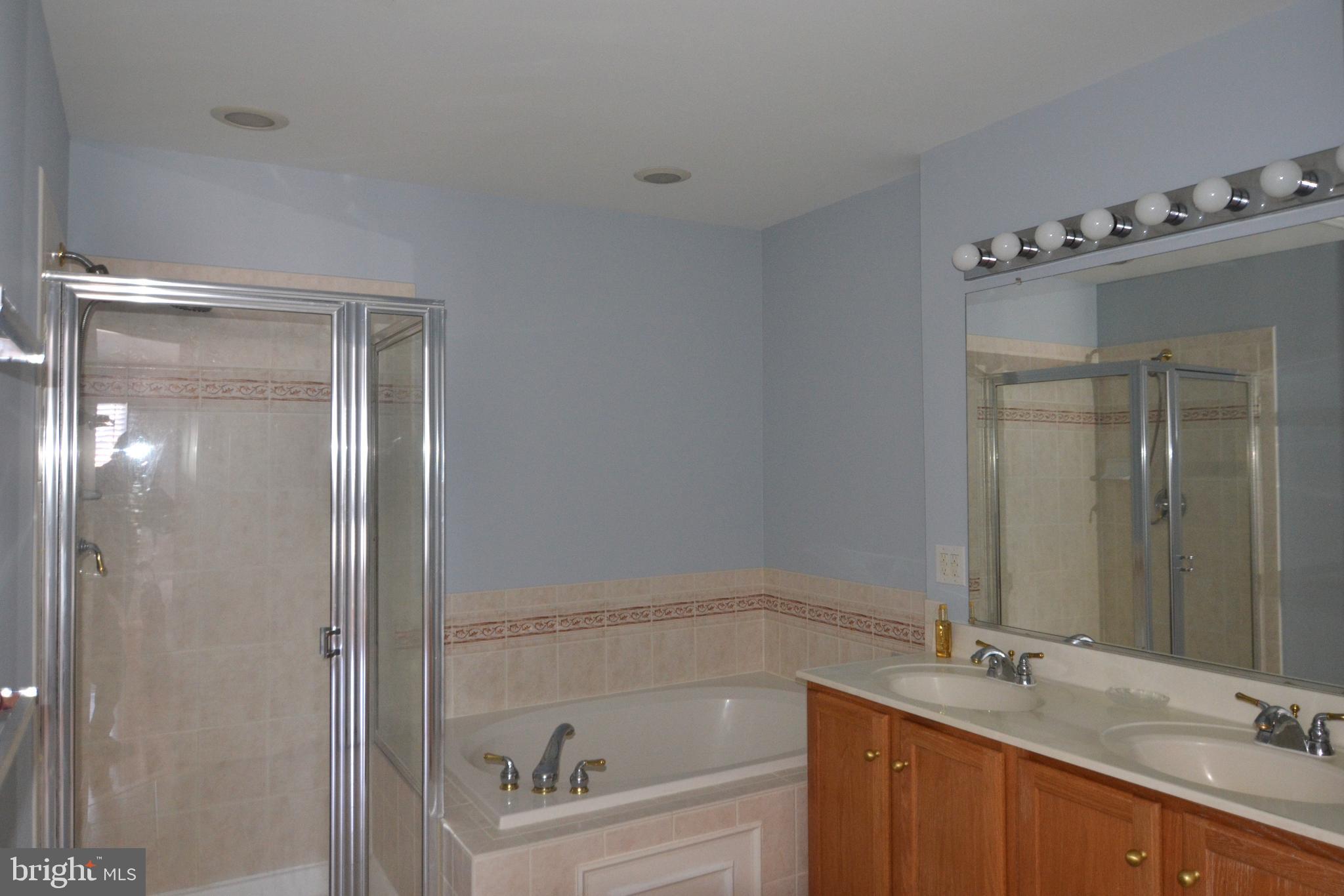 LAKELANDS - Residential