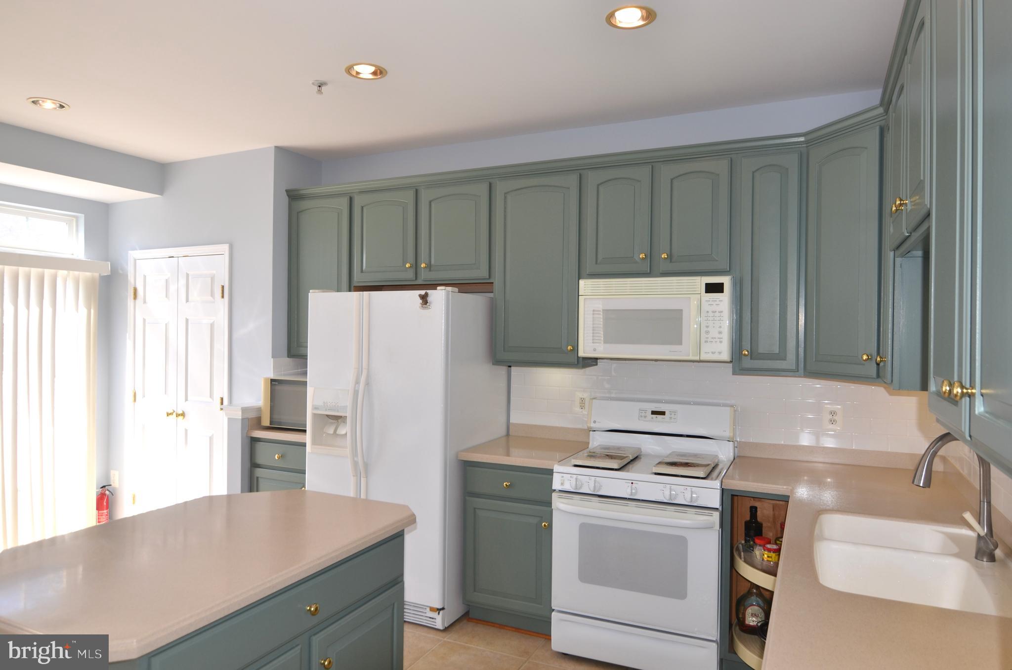 LAKELANDS - Residential