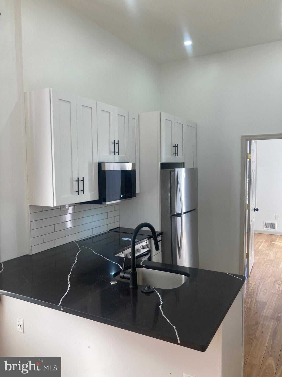 1901 W DIAMOND STREET 1