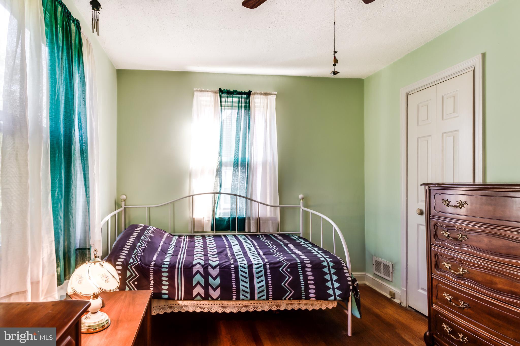 TEMPLE HILLS - Residential