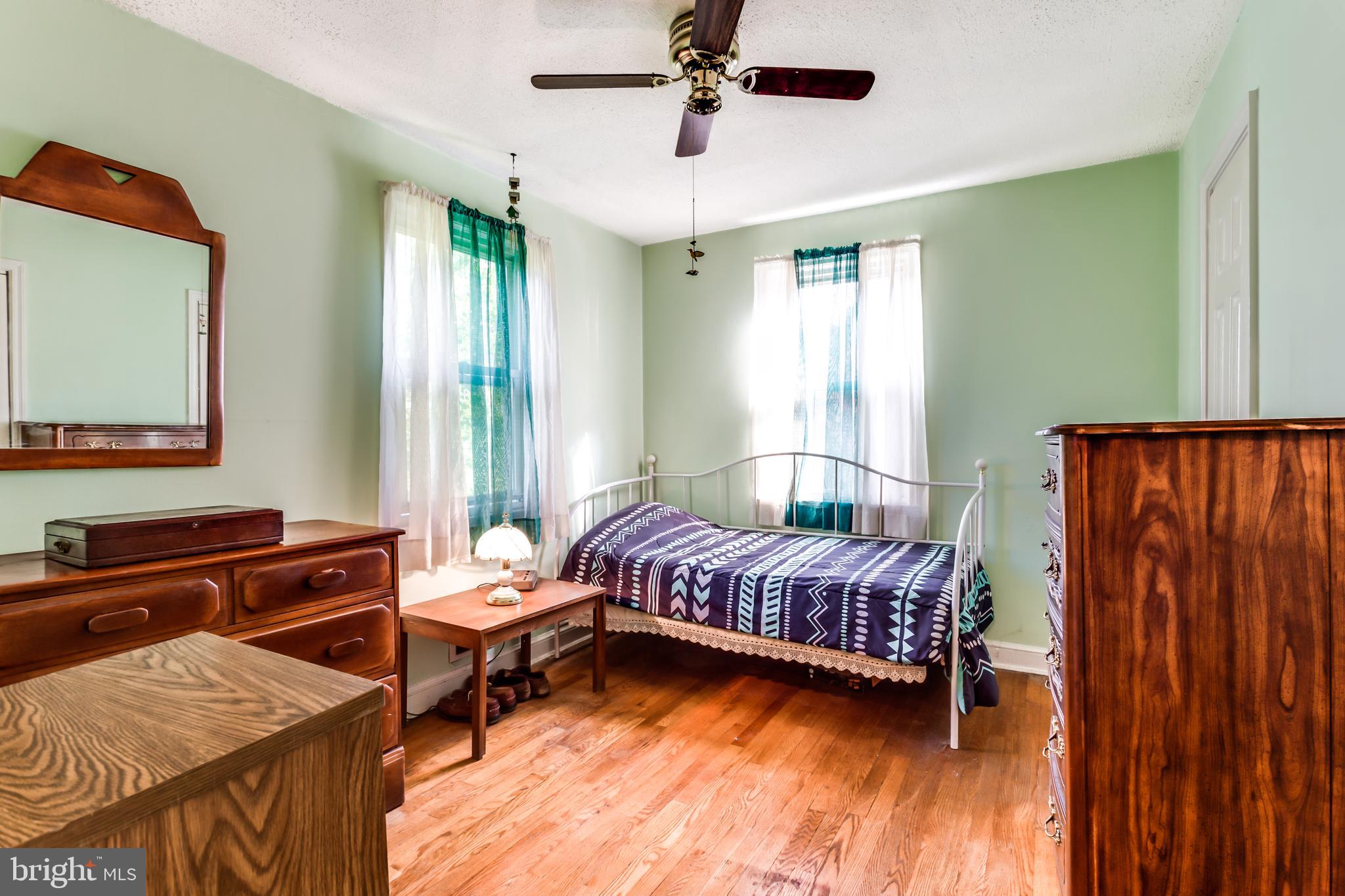 TEMPLE HILLS - Residential