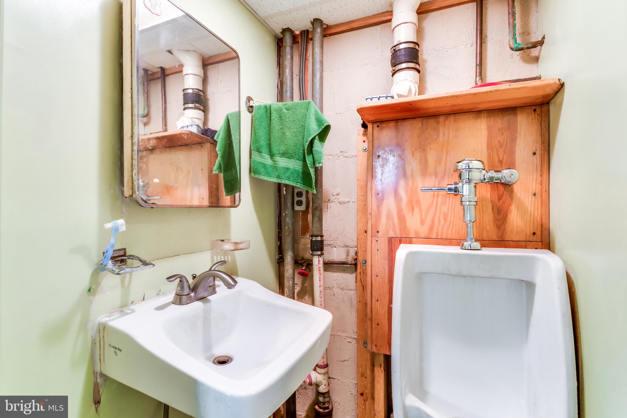 TEMPLE HILLS - Residential