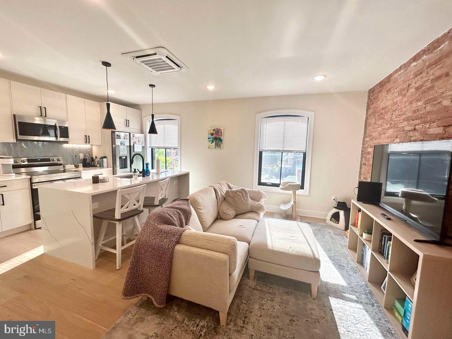 SPRING GARDEN - Commercial Sale