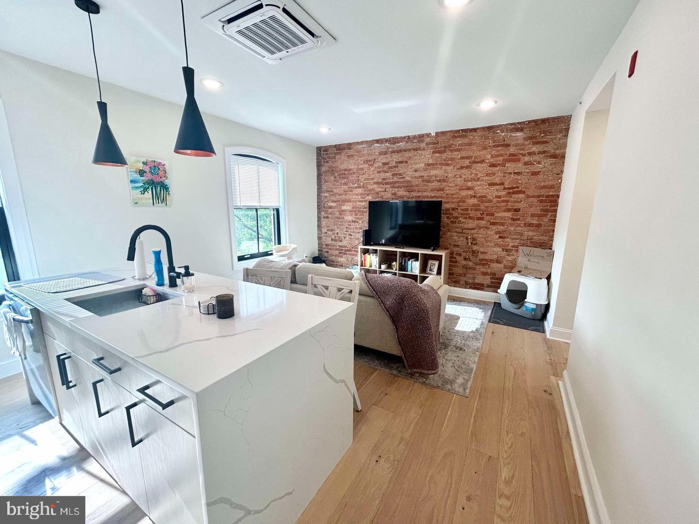 SPRING GARDEN - Commercial Sale