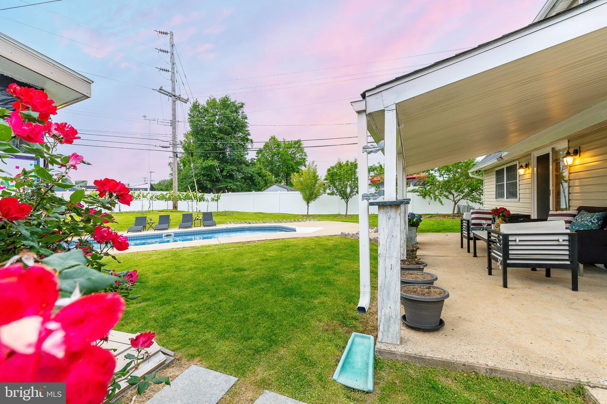 LEVITTOWN - Residential