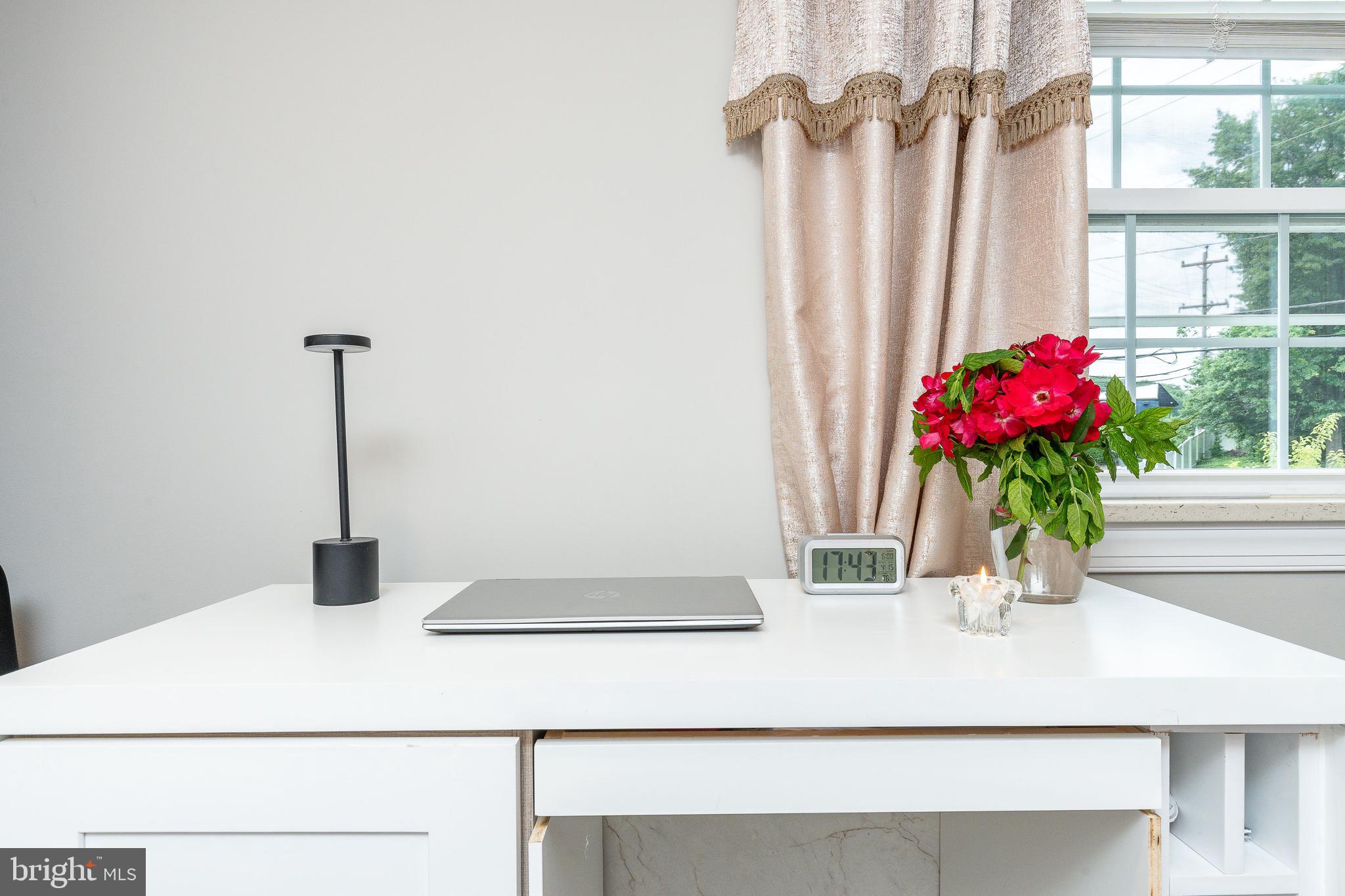 LEVITTOWN - Residential