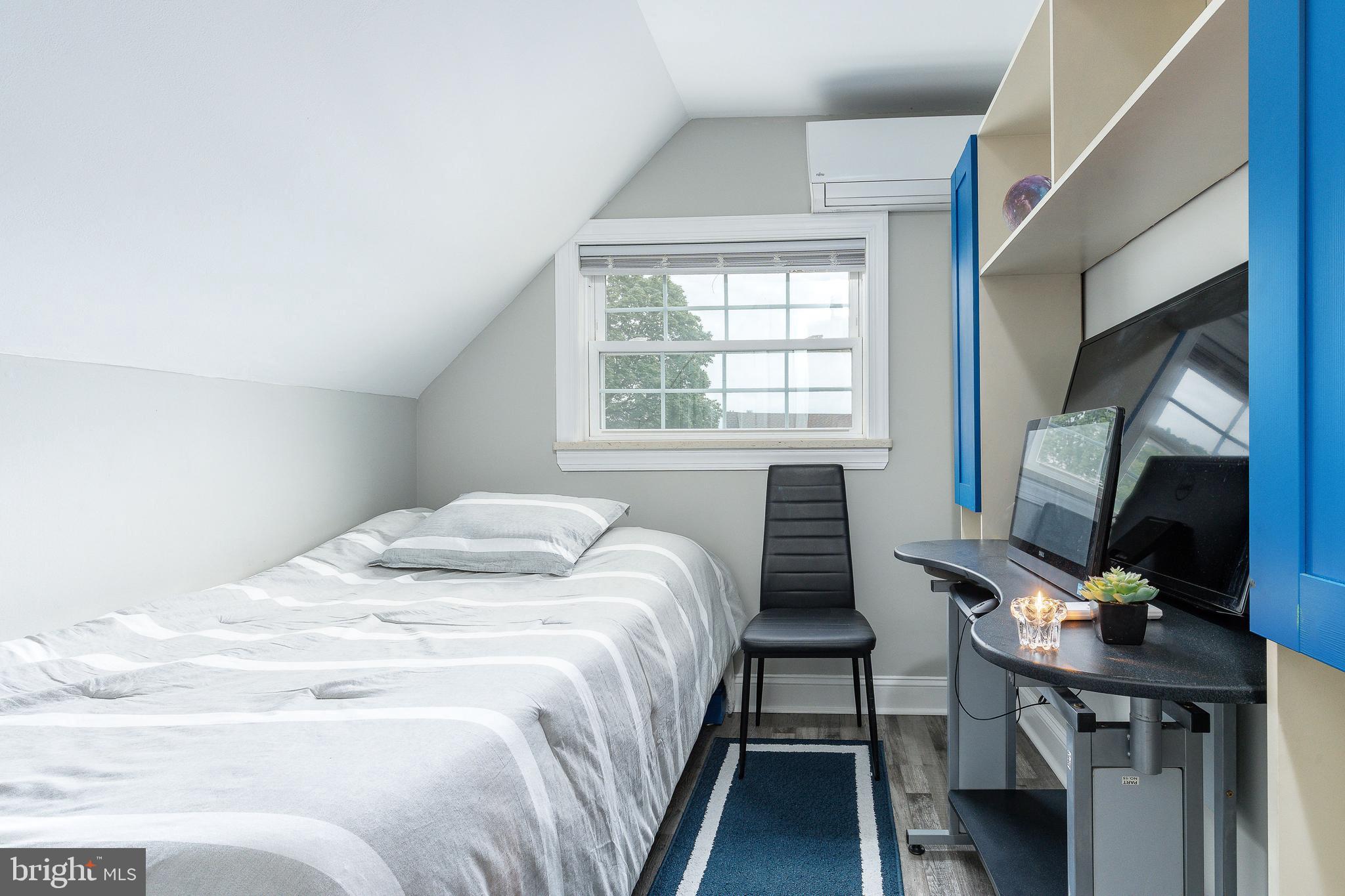 LEVITTOWN - Residential