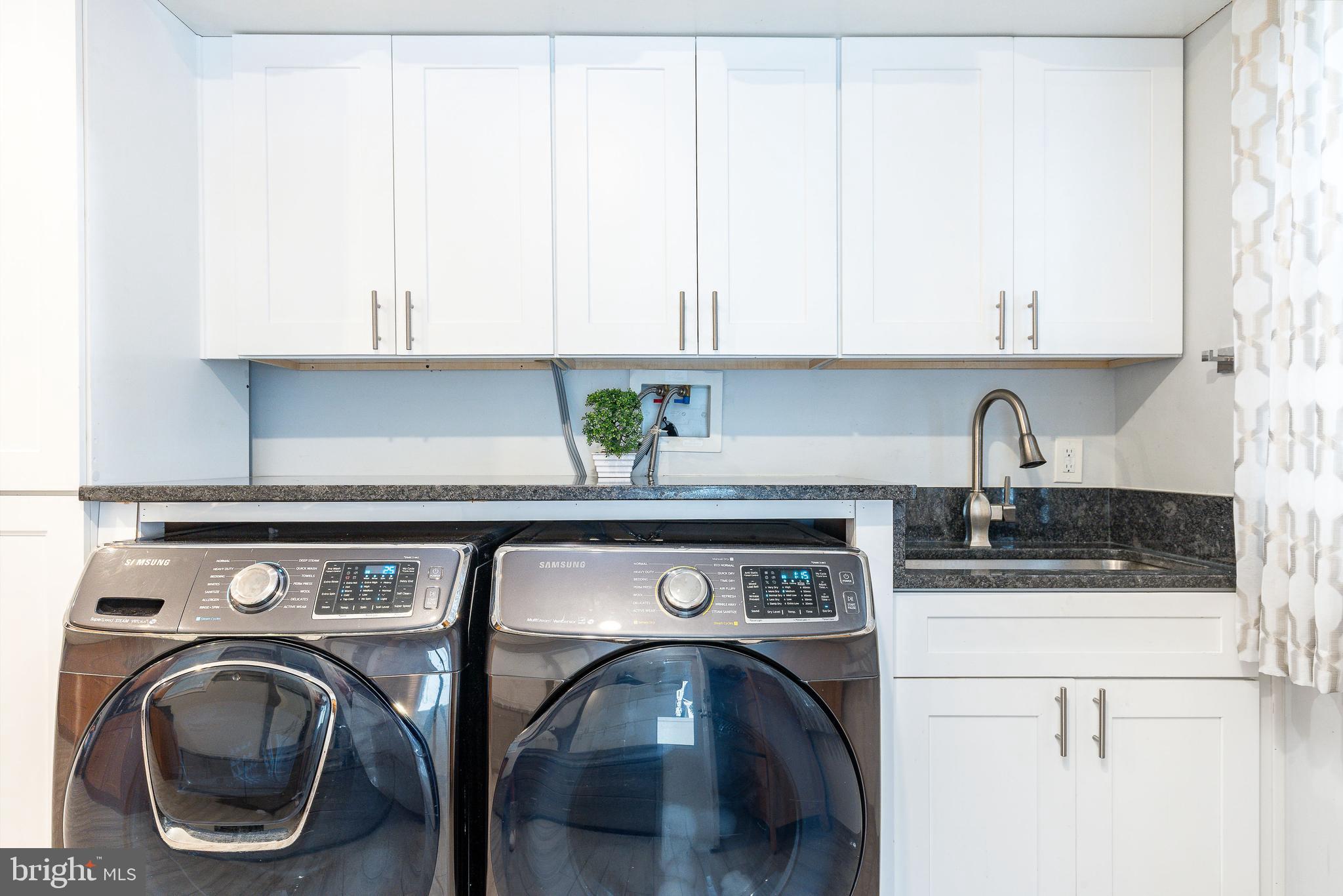 LEVITTOWN - Residential