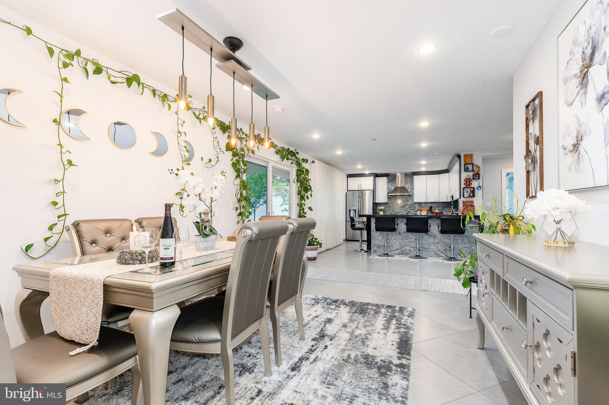 LEVITTOWN - Residential