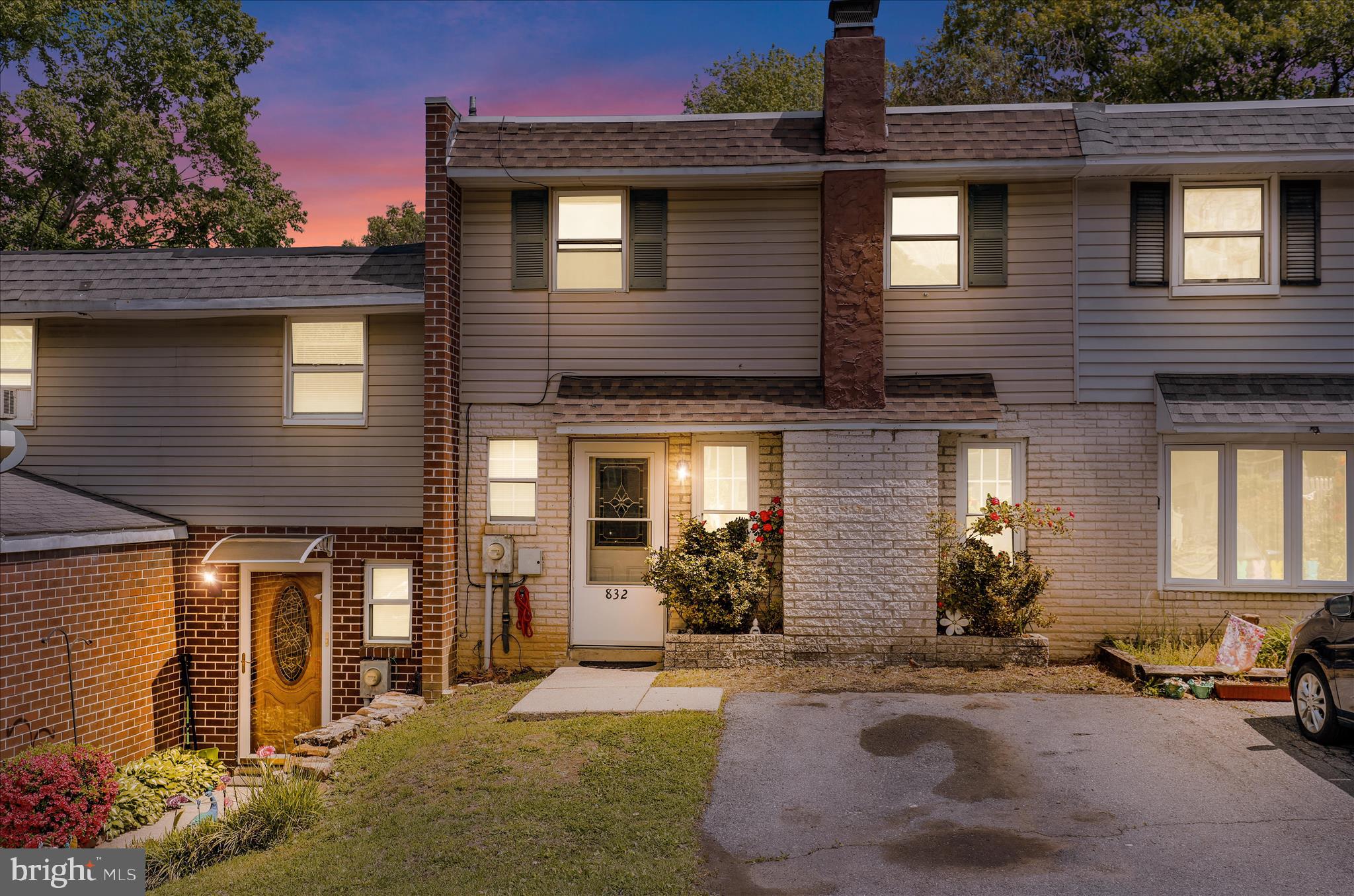 832 POSSUM LANE