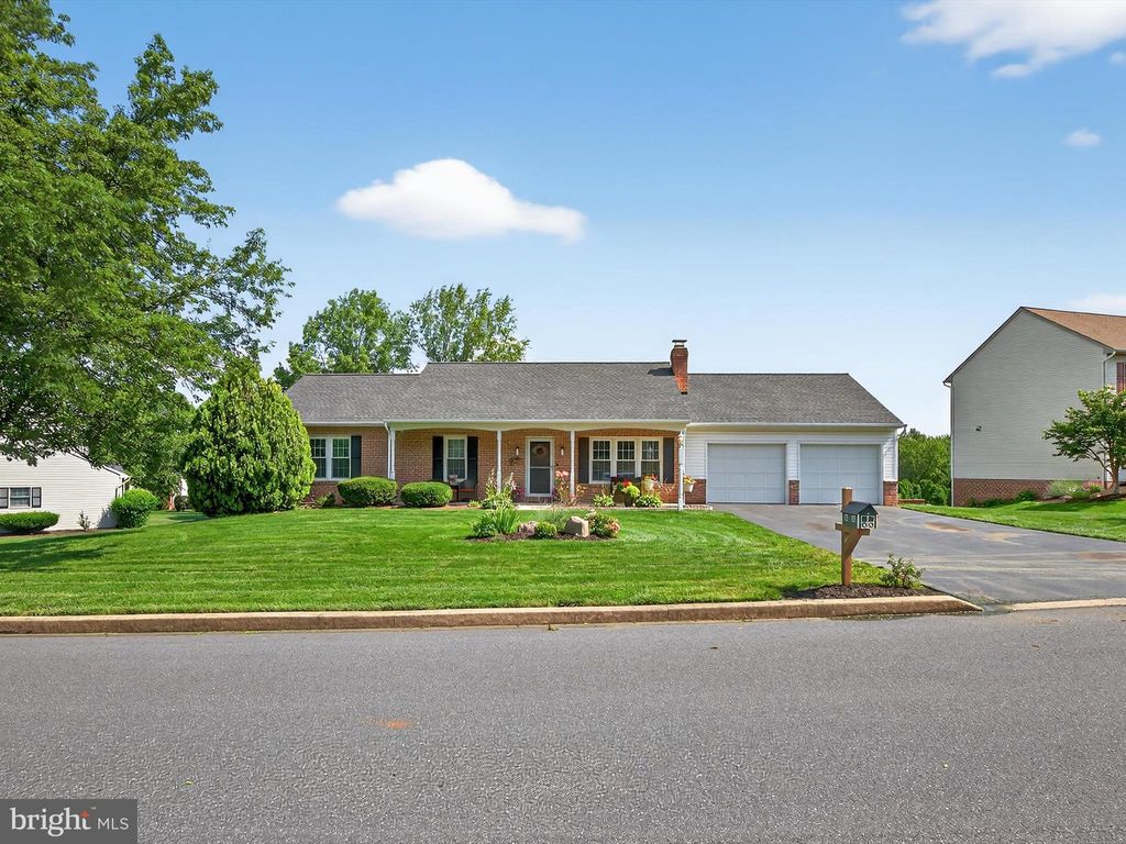 Photo of 27 Diane Avenue, LITITZ, PA 17543 (MLS # PALA2072040)