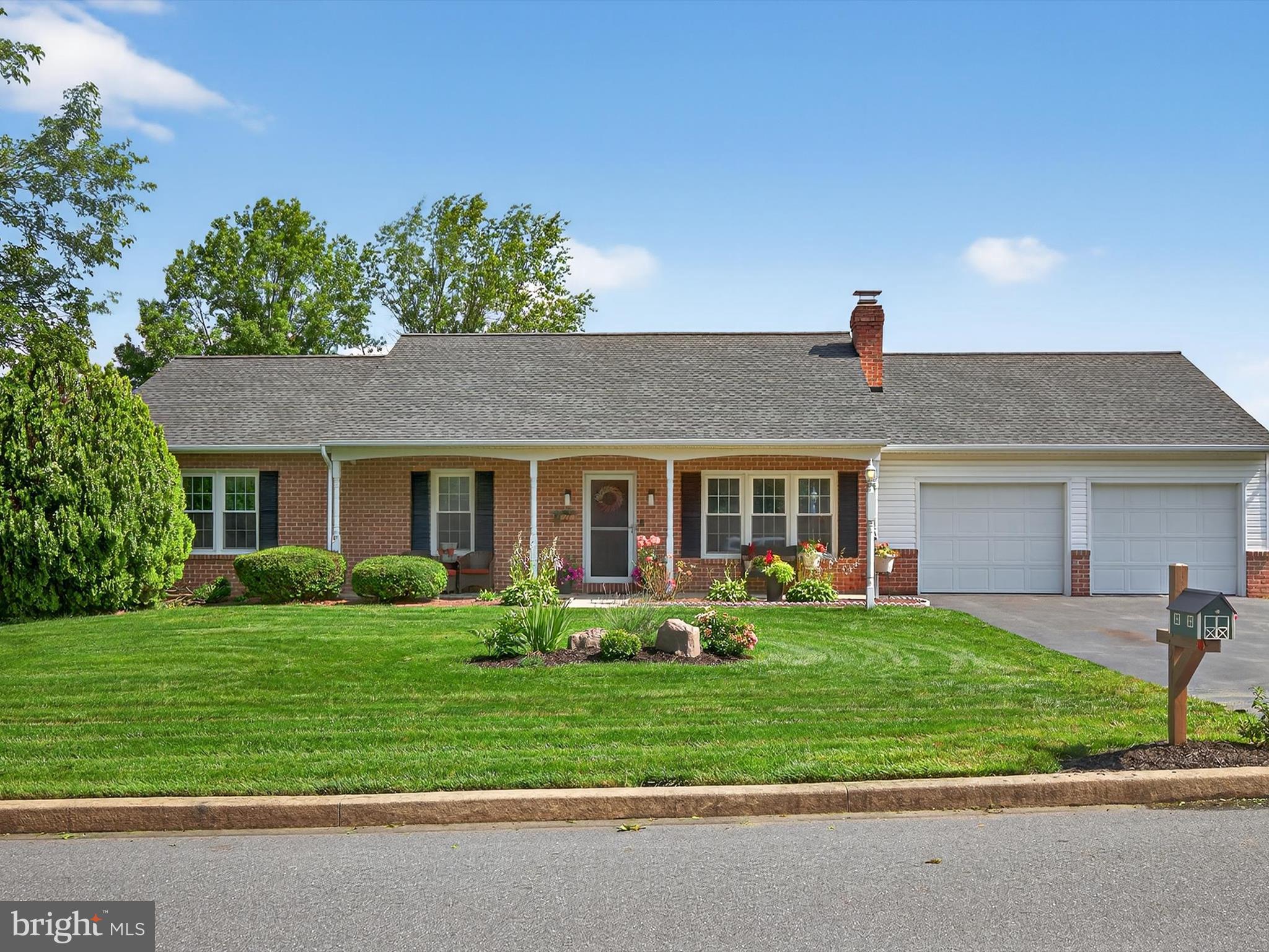 27 DIANE AVENUE