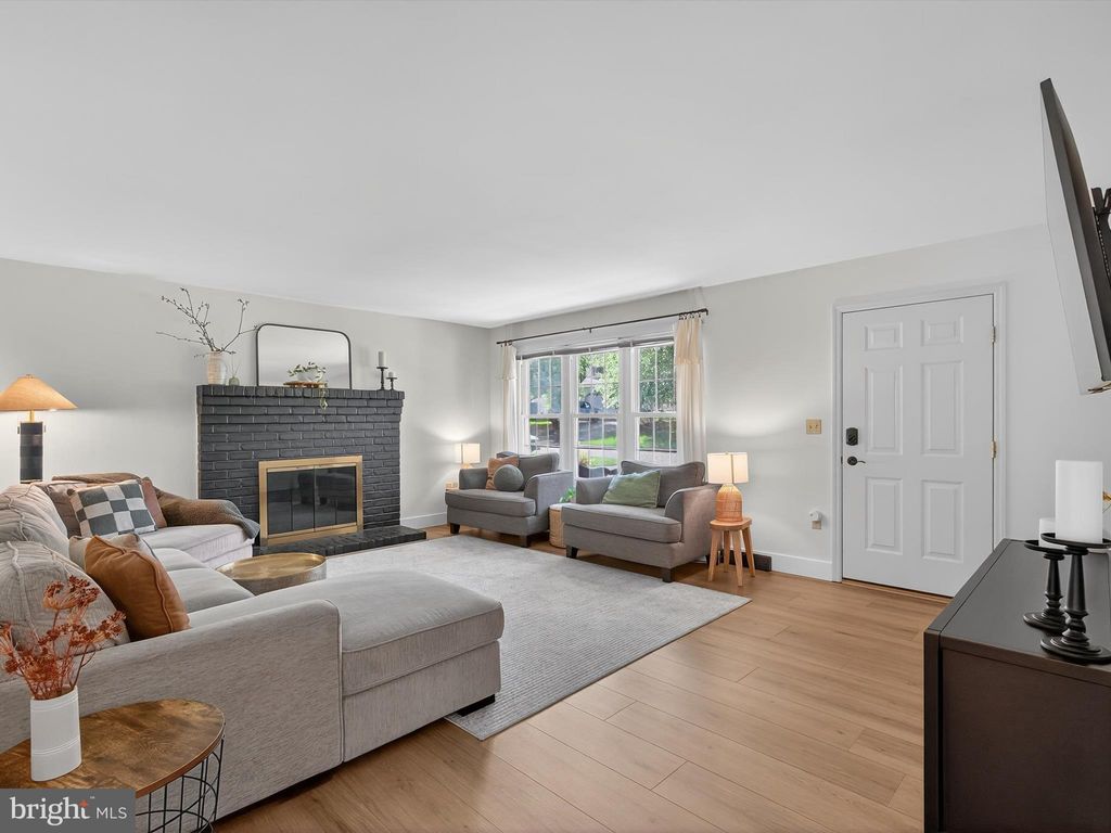 Photo of 27 Diane Avenue, LITITZ, PA 17543 (MLS # PALA2072040)