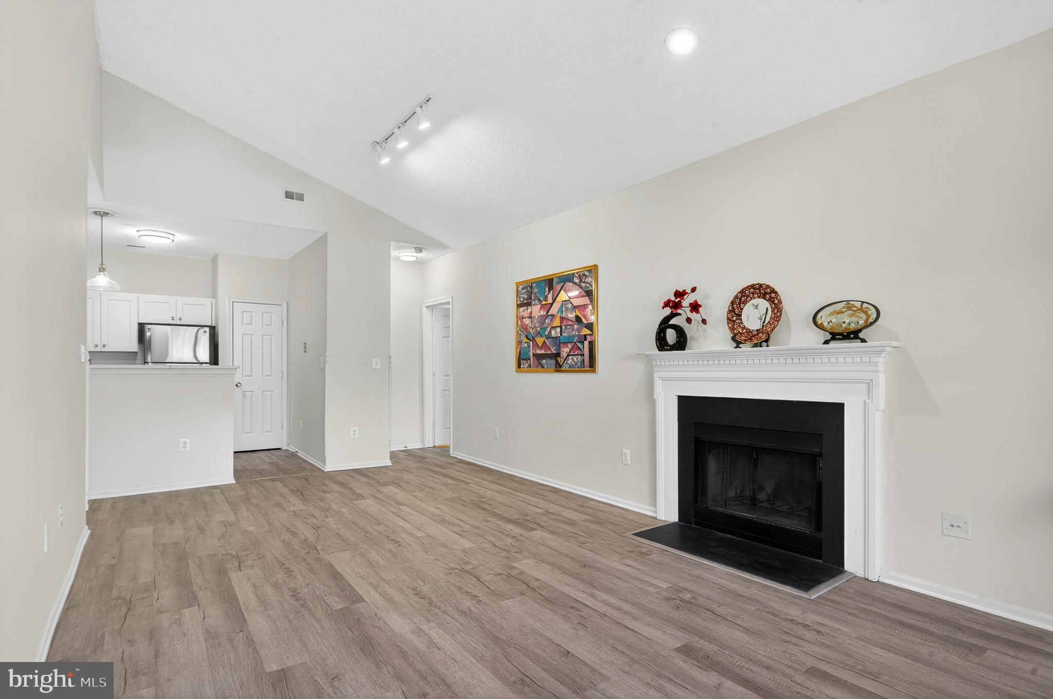 SANDERLING CONDO - Residential