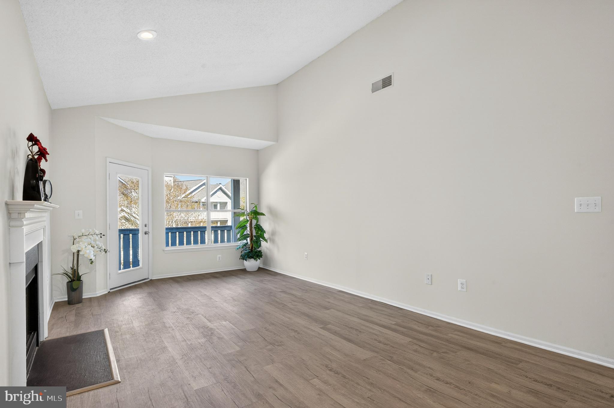 SANDERLING CONDO - Residential