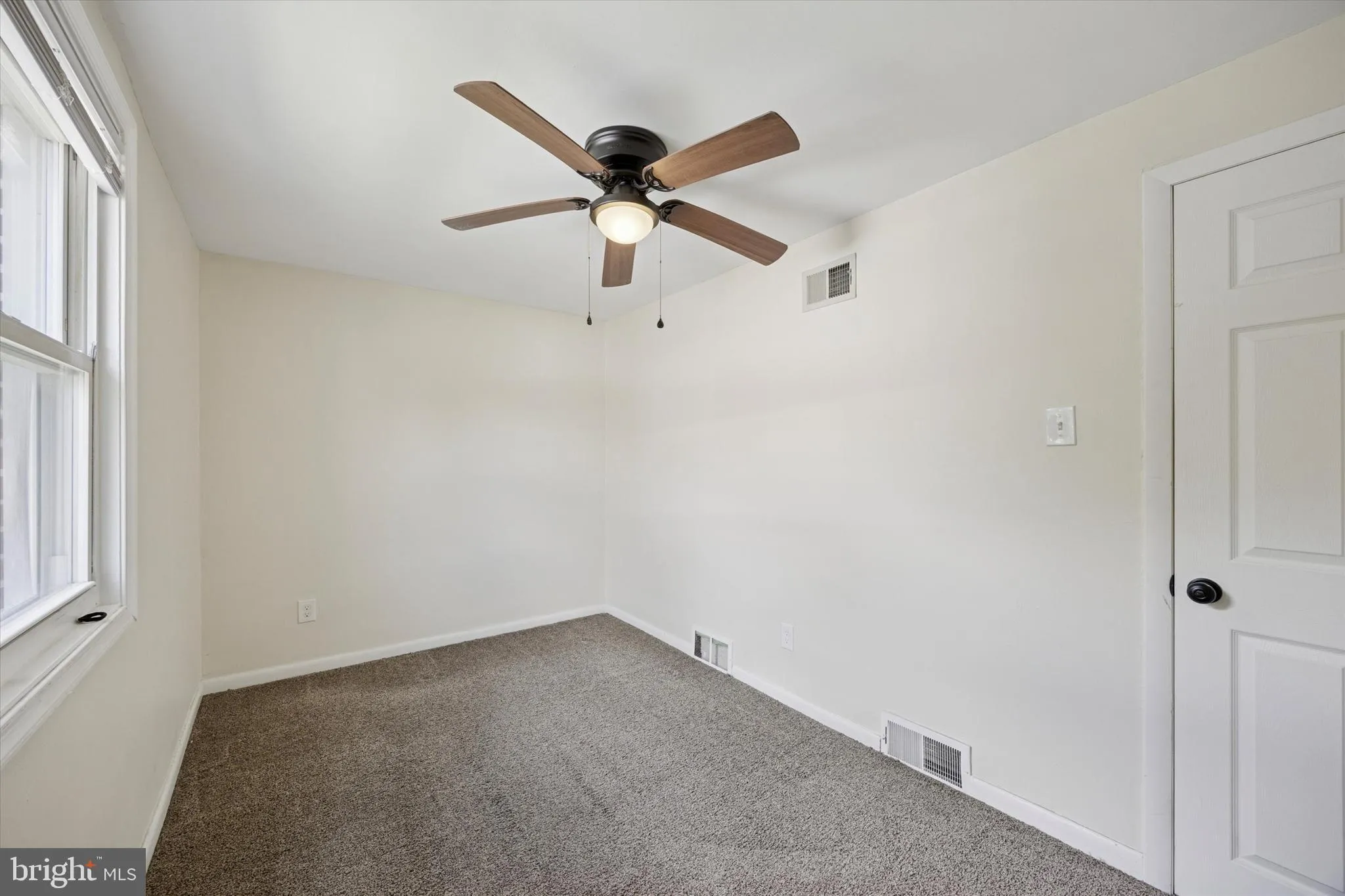 Folcroft, Pennsylvania 19032, United States, 3 Bedrooms Bedrooms, ,2 BathroomsBathrooms,Residential,Active,203968