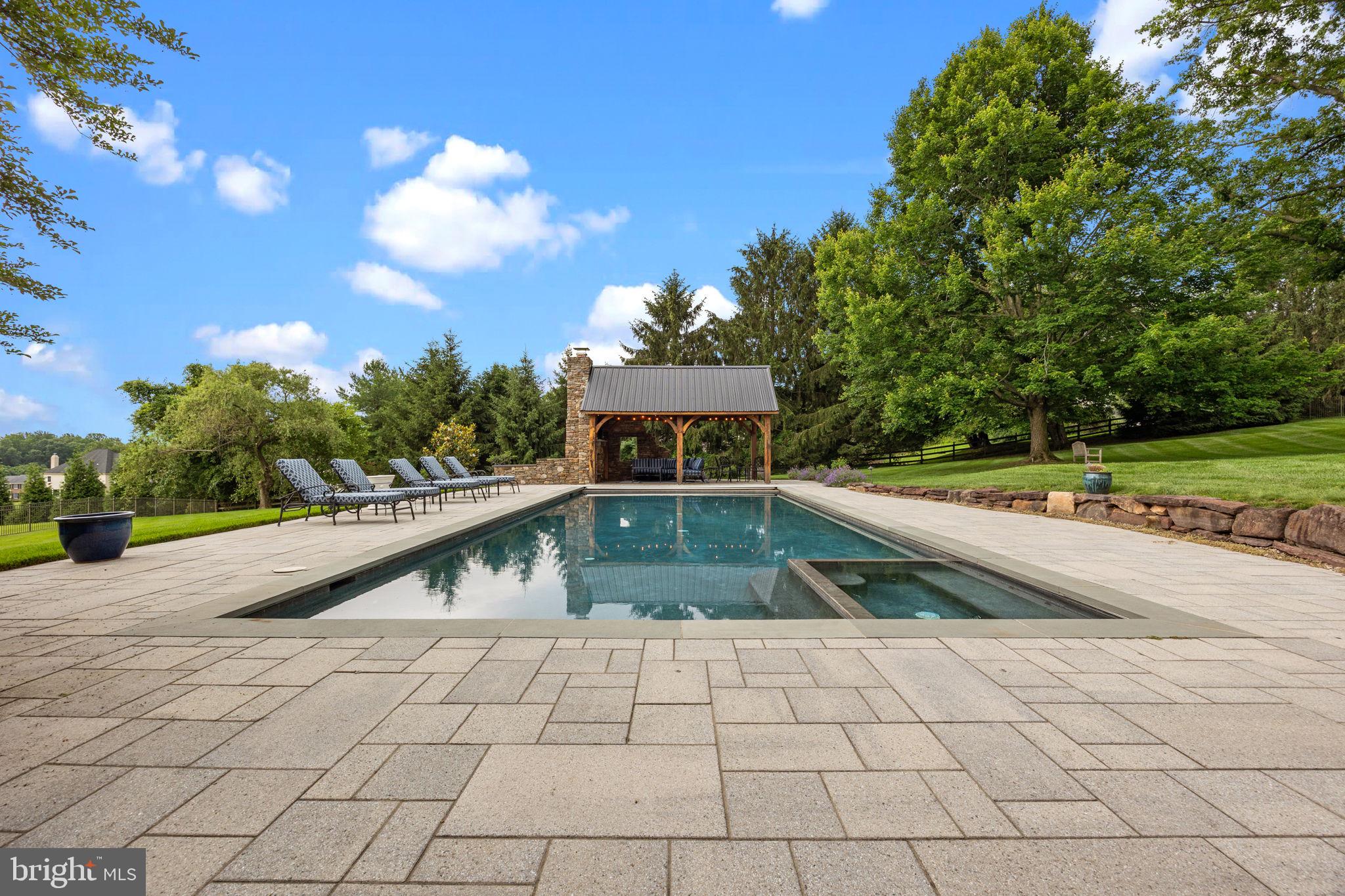 FOX HUNT ESTS - Residential