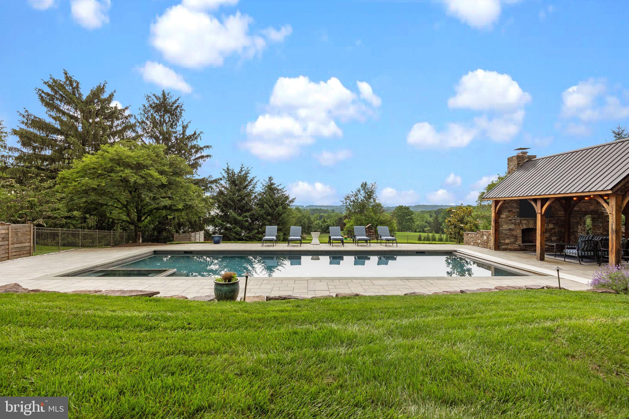 FOX HUNT ESTS - Residential