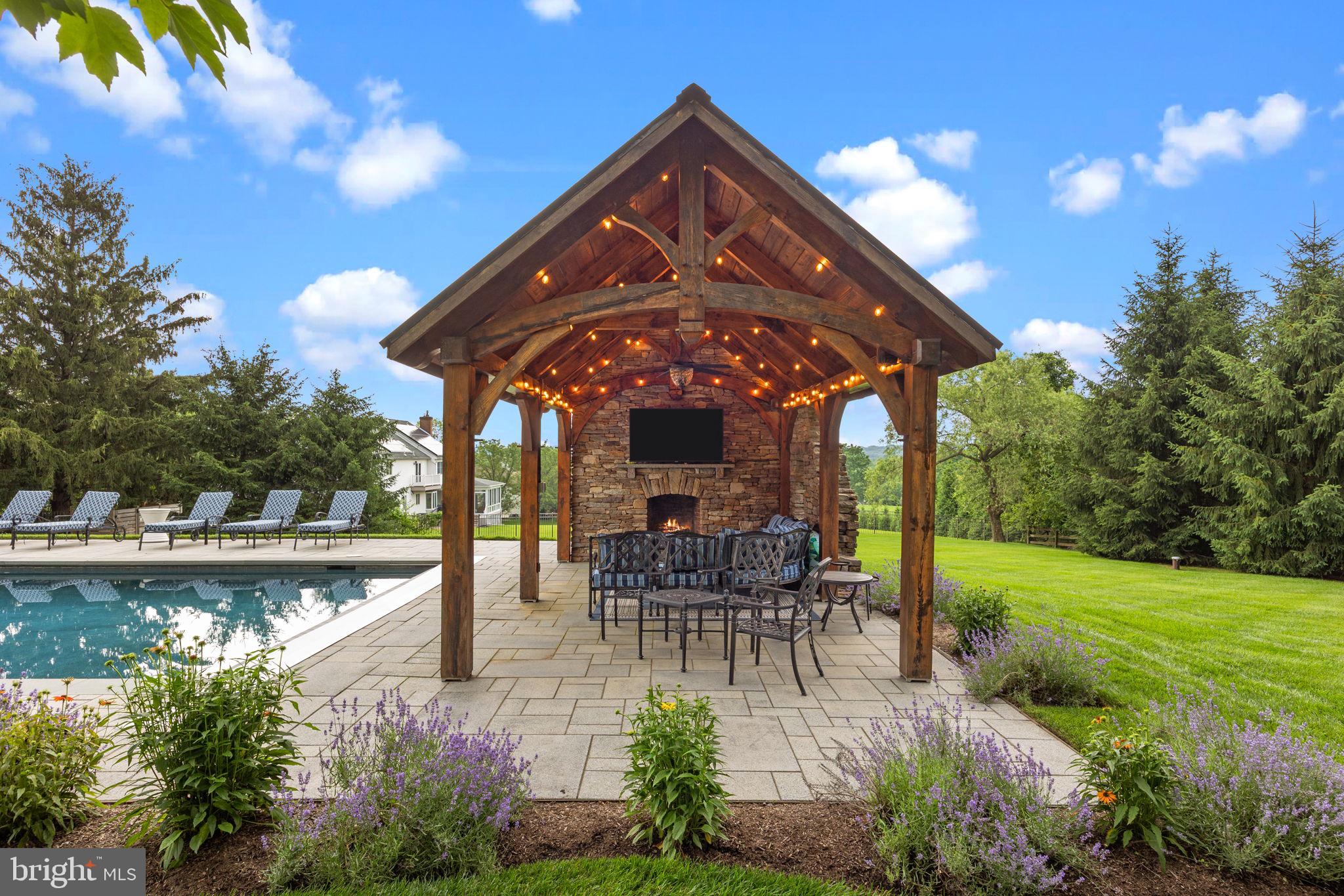 FOX HUNT ESTS - Residential