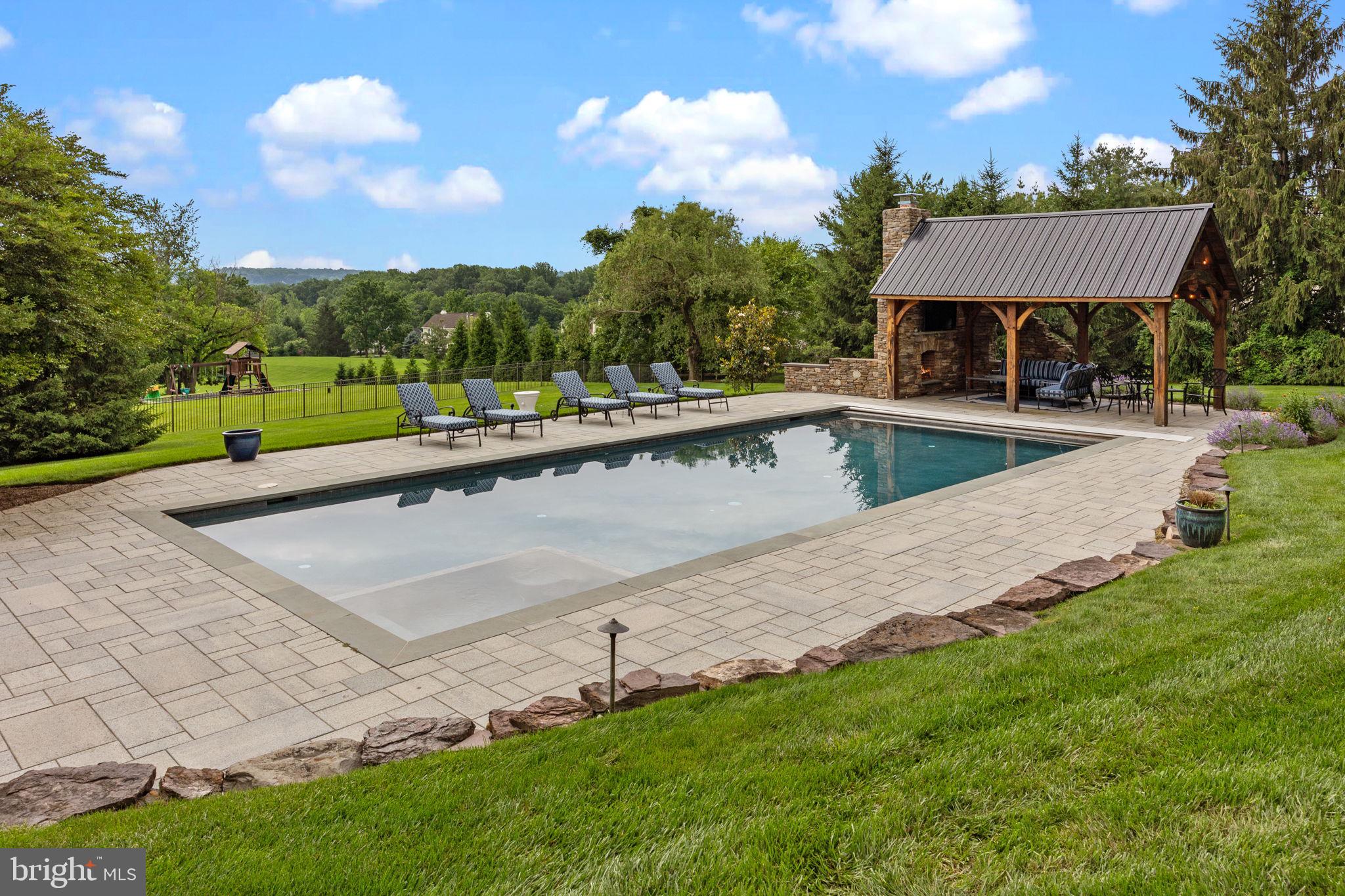 FOX HUNT ESTS - Residential