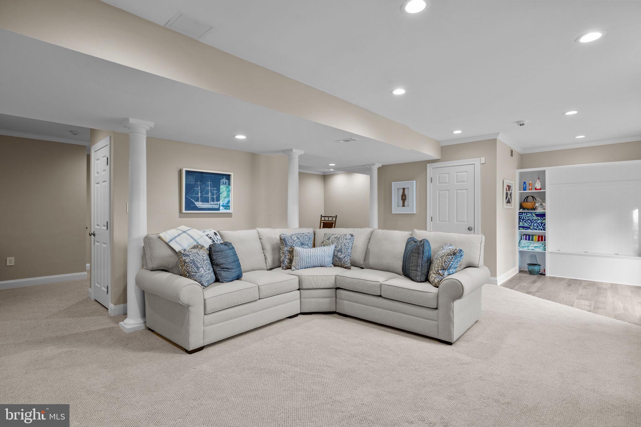 FOX HUNT ESTS - Residential