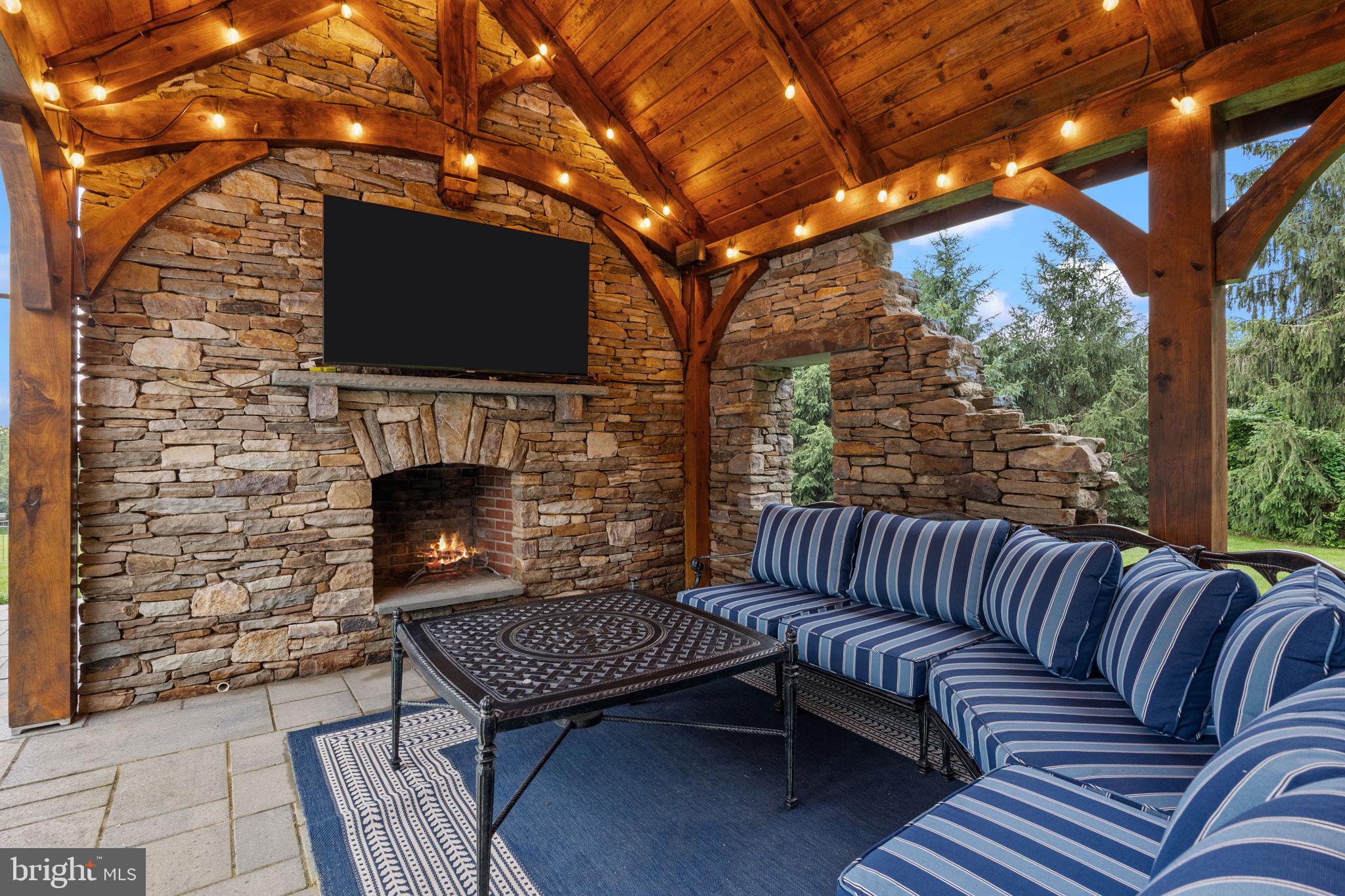 FOX HUNT ESTS - Residential