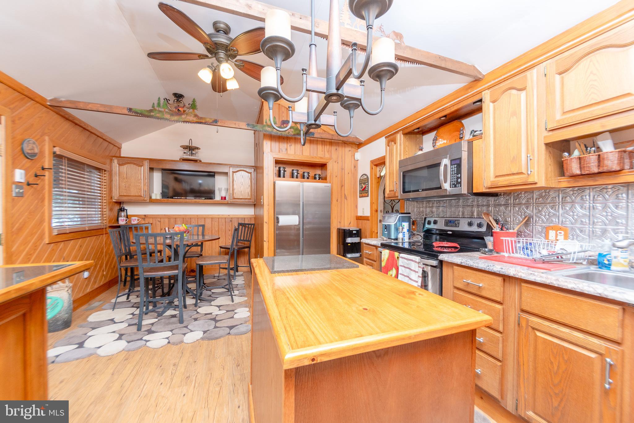 MURPHYS HOLLOW - Residential