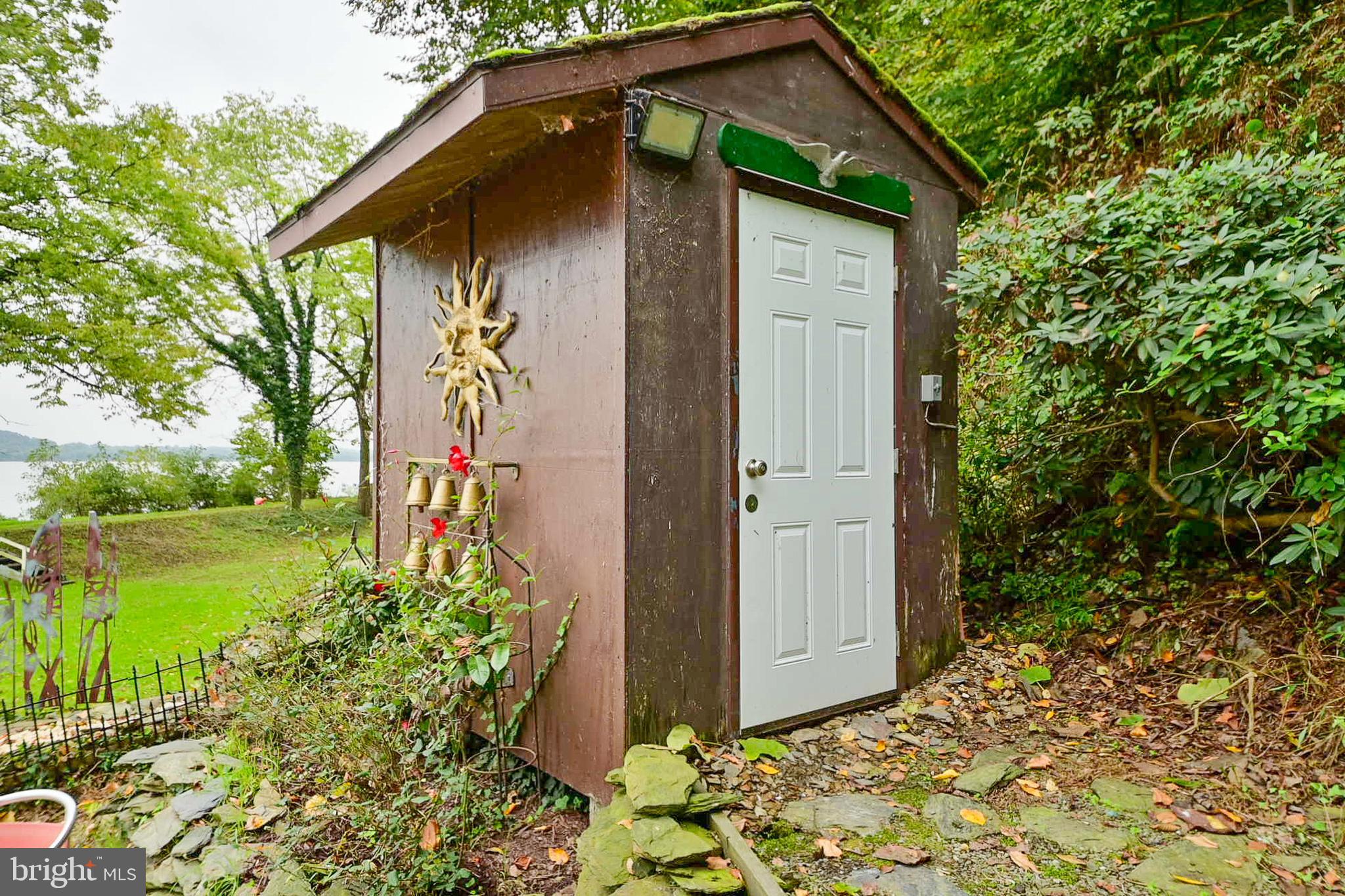 MURPHYS HOLLOW - Residential