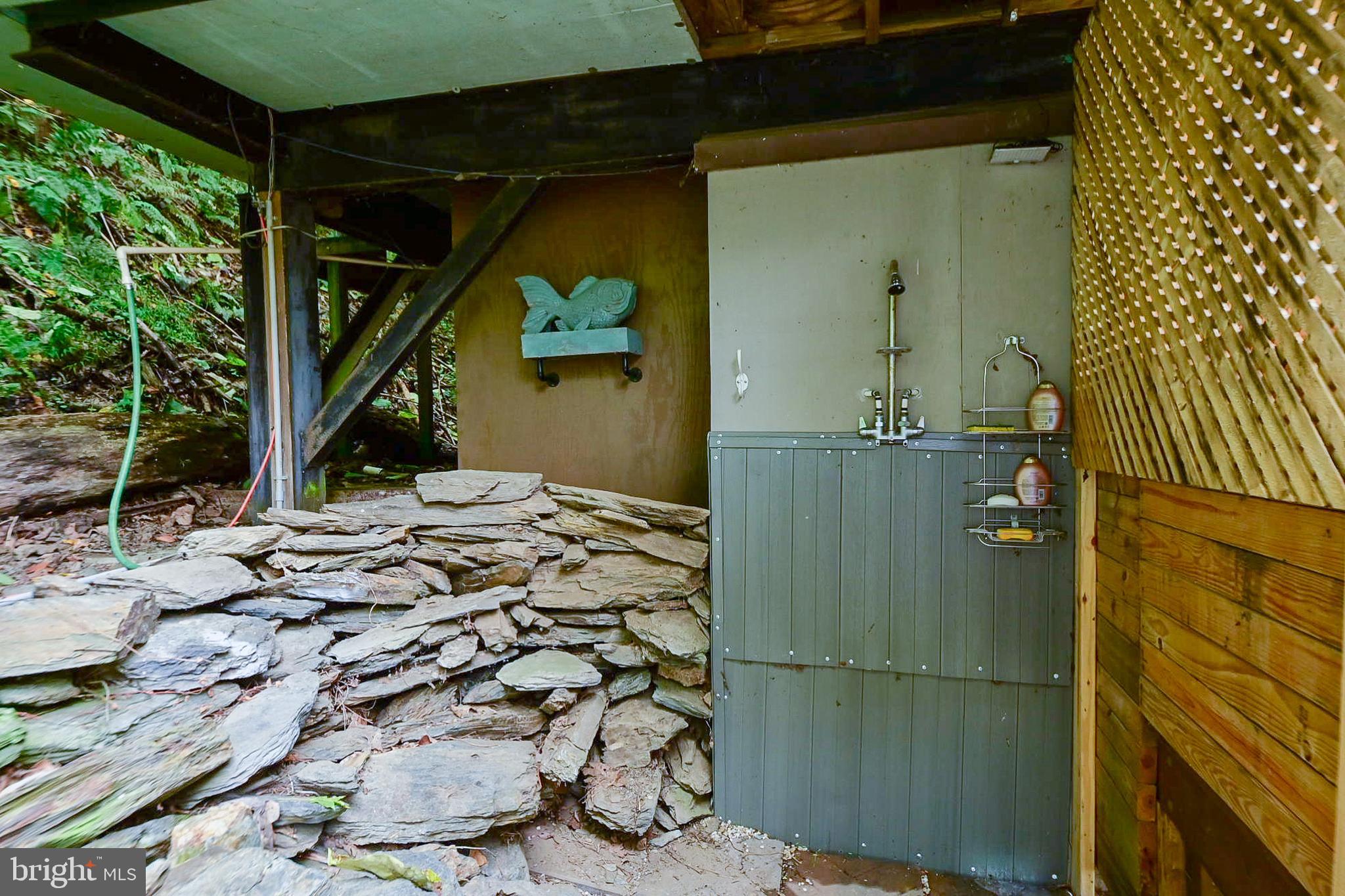 MURPHYS HOLLOW - Residential